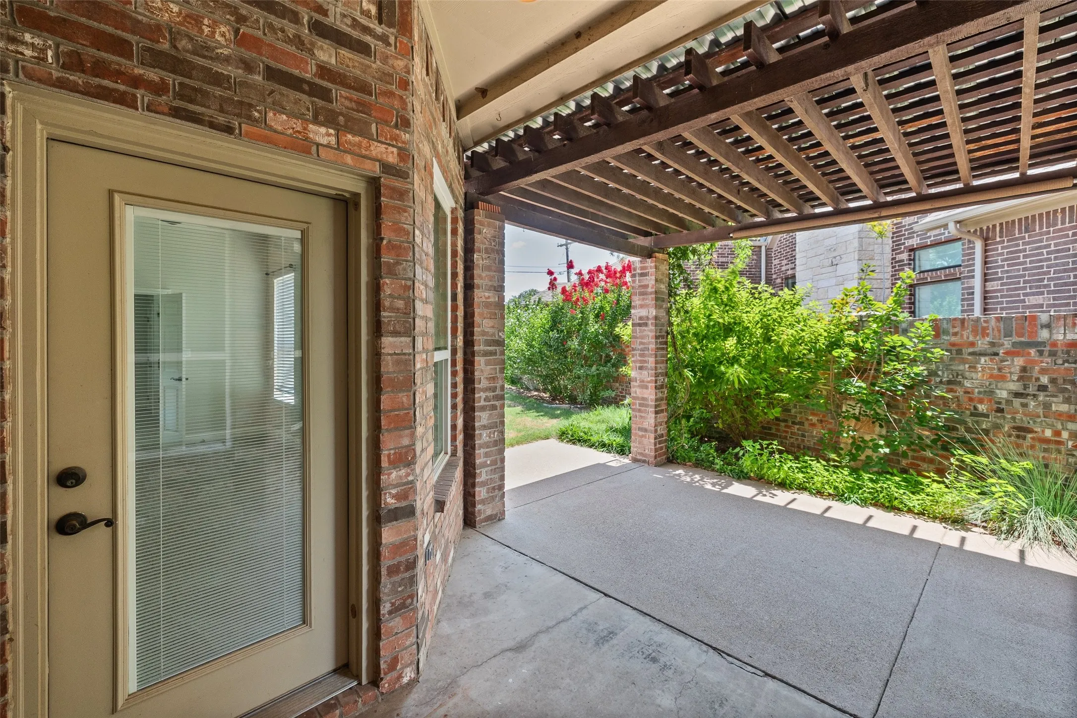 Single Family Residence For Sale in Hood County , 3300 Fountain Way, Granbury, Texas 76049, 3 Bedroom, 3 Bathroom, 2 Garage spaces, 3,014 Sqft, built in 2006, mls#21265470, Real Estate Agent in Granbury, Homes For Sale in Hood county, Homes For Sale in Granbury, Realtor in Granbury Texas, Real Estate Brokerage Independent Realty Texas, Luminita Cordes Realtor