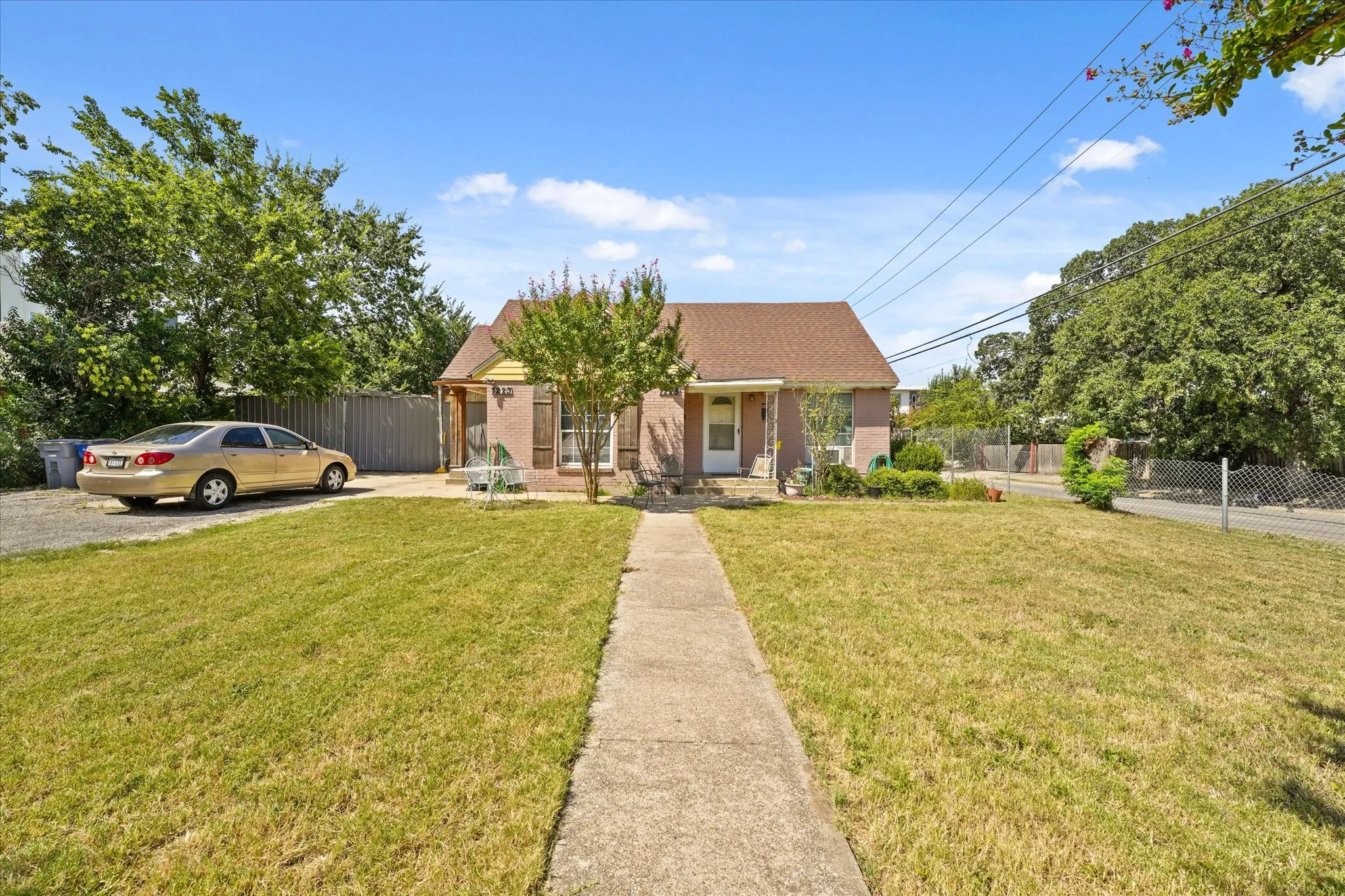 Improved Land For Sale in Dallas County , 7225 Mohawk Drive, Dallas, Texas 75235, 0, 0, Garage spaces, 0 Sqft, built in 1948, mls#21267417, Real Estate Agent in Dallas, Homes For Sale in Dallas county, Homes For Sale in Dallas, Realtor in Dallas Texas, Real Estate Brokerage Independent Realty Texas, Luminita Cordes Realtor