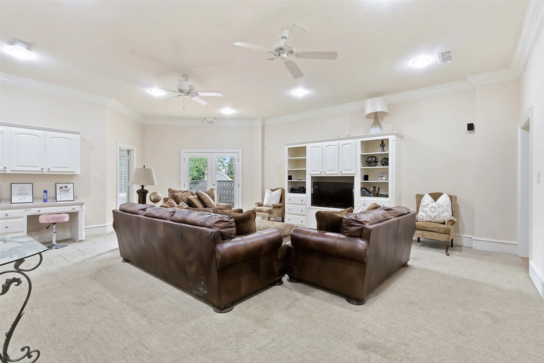 Single Family Residence For Sale in Titus County , 503 Greenhill Park Avenue, Mt Pleasant, Texas 75455, 5 Bedroom, 7 Bathroom, 4 Garage spaces, 6,539 Sqft, built in 2002, mls#21267429, Real Estate Agent in Mt Pleasant, Homes For Sale in Titus county, Homes For Sale in Mt Pleasant, Realtor in Mt Pleasant Texas, Real Estate Brokerage Independent Realty Texas, Luminita Cordes Realtor