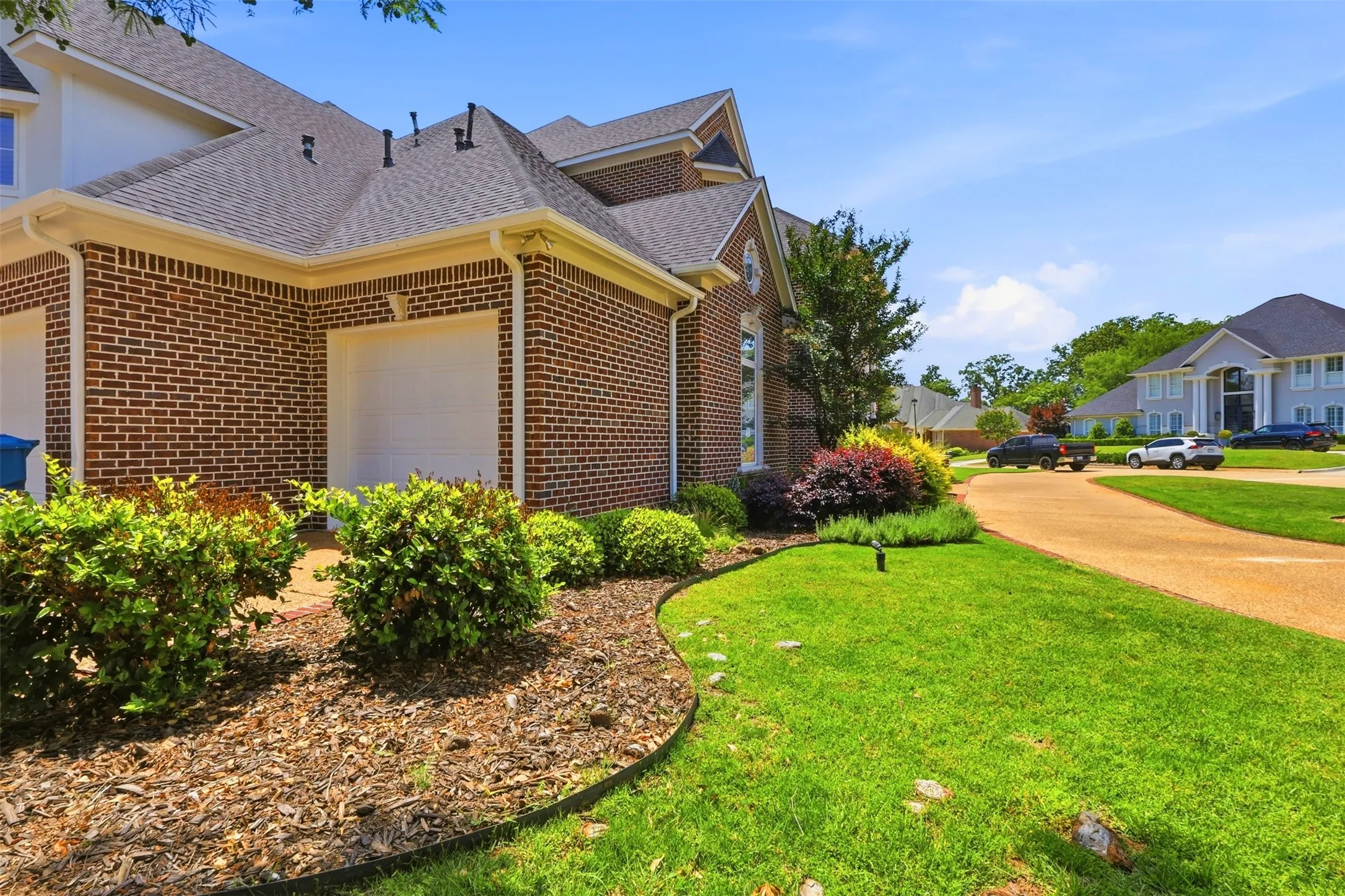 Single Family Residence For Sale in Titus County , 503 Greenhill Park Avenue, Mt Pleasant, Texas 75455, 5 Bedroom, 7 Bathroom, 4 Garage spaces, 6,539 Sqft, built in 2002, mls#21267429, Real Estate Agent in Mt Pleasant, Homes For Sale in Titus county, Homes For Sale in Mt Pleasant, Realtor in Mt Pleasant Texas, Real Estate Brokerage Independent Realty Texas, Luminita Cordes Realtor
