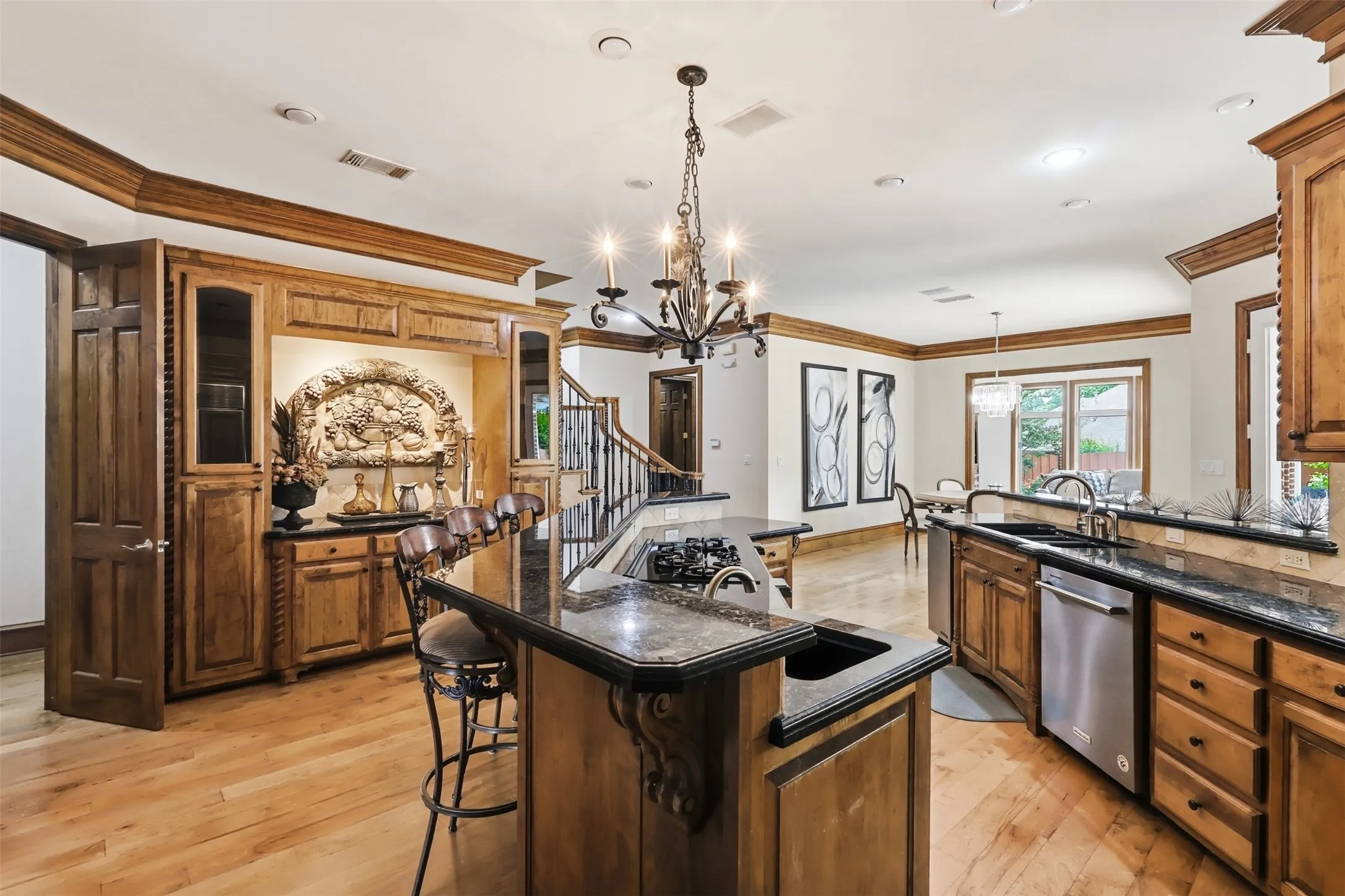 Single Family Residence For Sale in Titus County , 503 Greenhill Park Avenue, Mt Pleasant, Texas 75455, 5 Bedroom, 7 Bathroom, 4 Garage spaces, 6,539 Sqft, built in 2002, mls#21267429, Real Estate Agent in Mt Pleasant, Homes For Sale in Titus county, Homes For Sale in Mt Pleasant, Realtor in Mt Pleasant Texas, Real Estate Brokerage Independent Realty Texas, Luminita Cordes Realtor