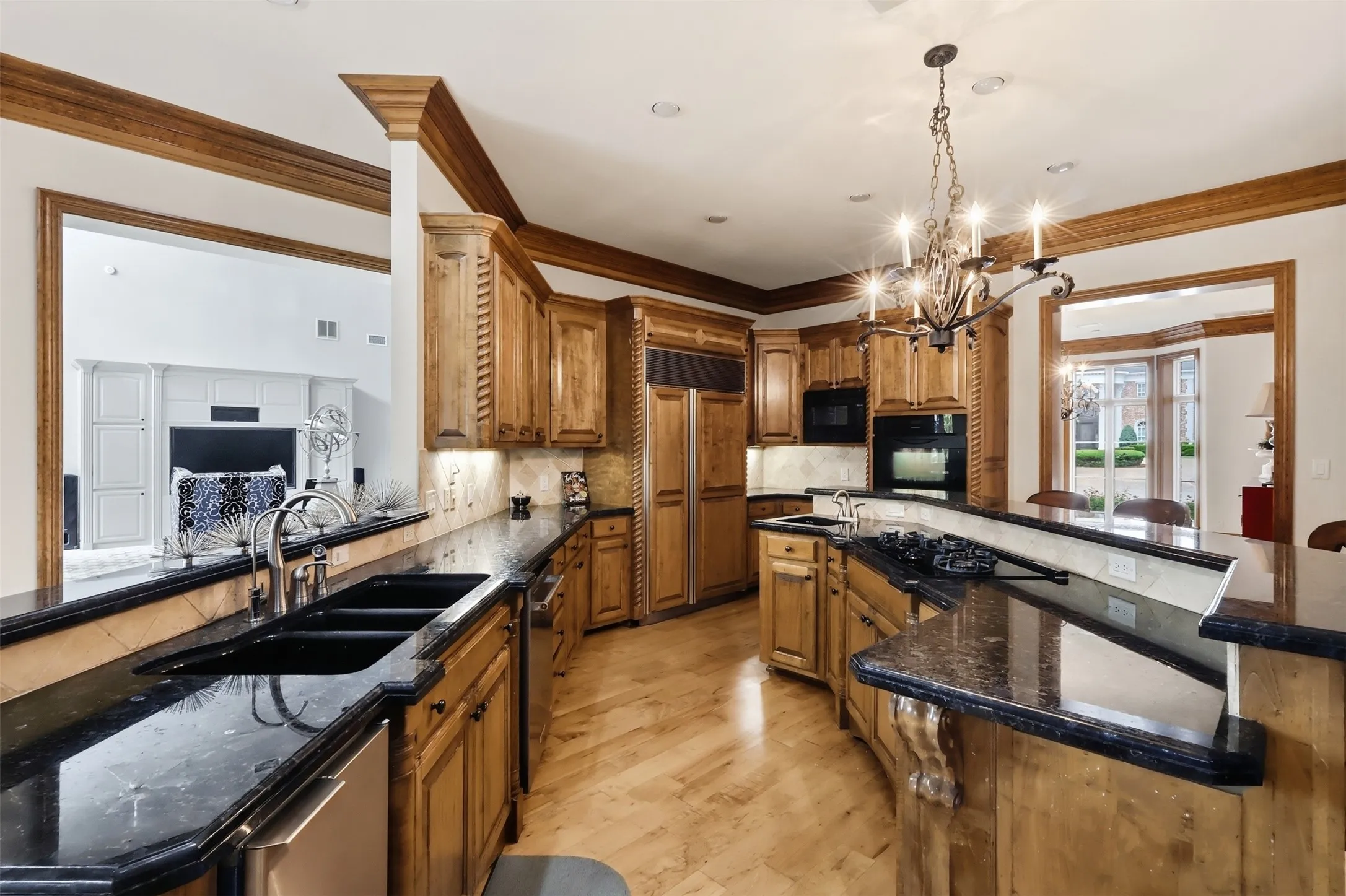 Single Family Residence For Sale in Titus County , 503 Greenhill Park Avenue, Mt Pleasant, Texas 75455, 5 Bedroom, 7 Bathroom, 4 Garage spaces, 6,539 Sqft, built in 2002, mls#21267429, Real Estate Agent in Mt Pleasant, Homes For Sale in Titus county, Homes For Sale in Mt Pleasant, Realtor in Mt Pleasant Texas, Real Estate Brokerage Independent Realty Texas, Luminita Cordes Realtor