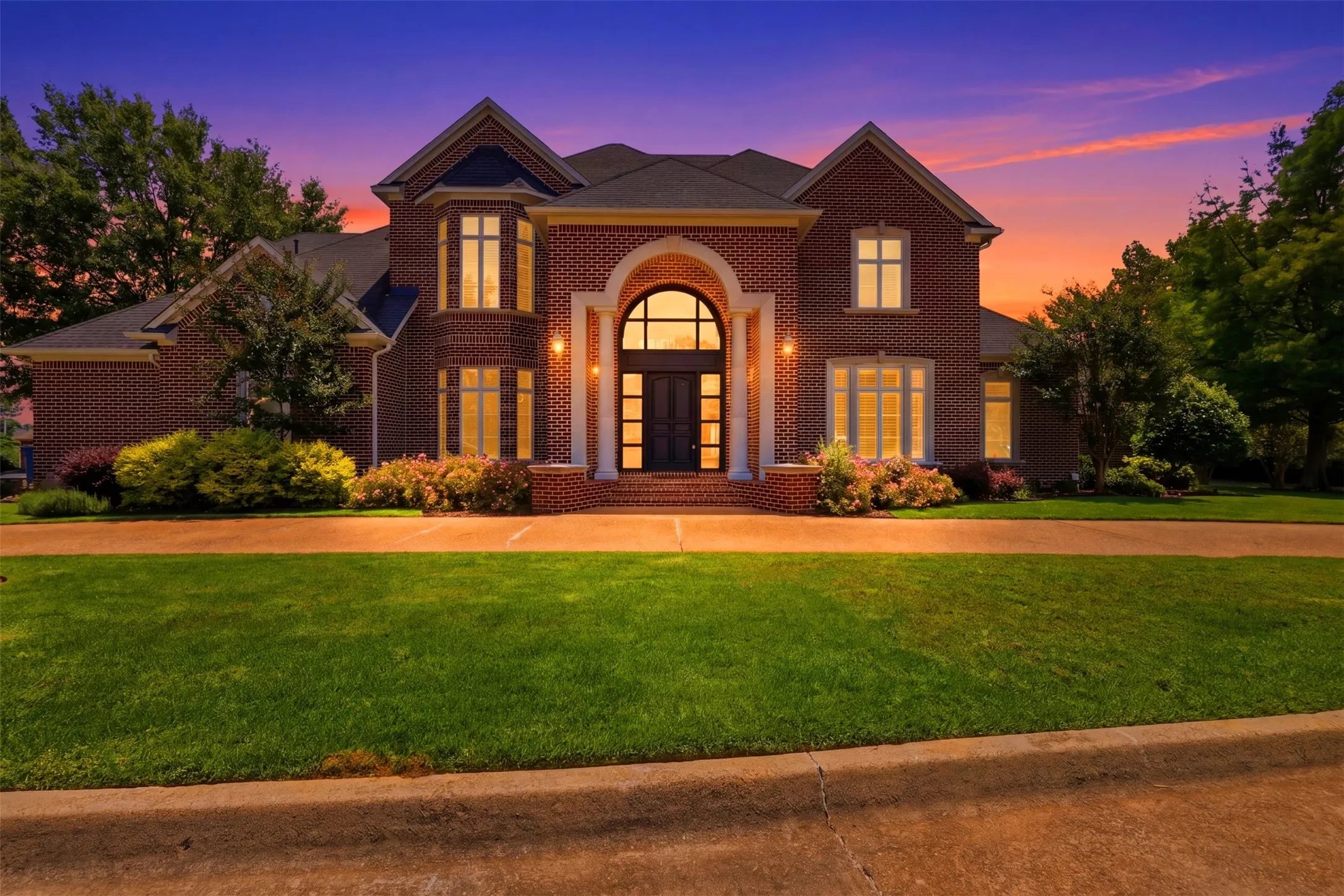 Single Family Residence For Sale in Titus County , 503 Greenhill Park Avenue, Mt Pleasant, Texas 75455, 5 Bedroom, 7 Bathroom, 4 Garage spaces, 6,539 Sqft, built in 2002, mls#21267429, Real Estate Agent in Mt Pleasant, Homes For Sale in Titus county, Homes For Sale in Mt Pleasant, Realtor in Mt Pleasant Texas, Real Estate Brokerage Independent Realty Texas, Luminita Cordes Realtor