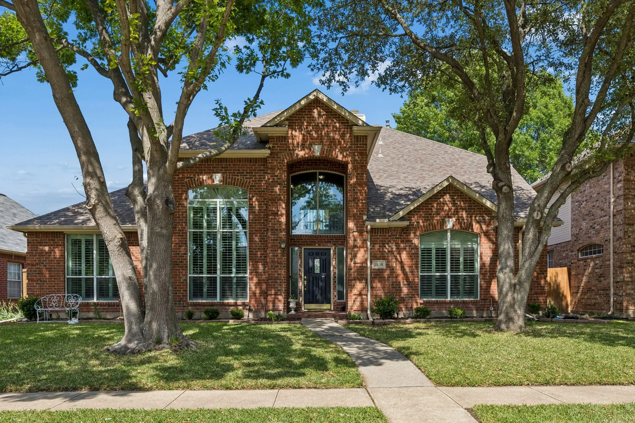 Welcome to 1105 Easton Lane. Found in highly desired Allen ISD, this beautiful 4 bedroom home is nestled on a quiet street just a short walk from Shadow Lakes Park. Mature trees, landscaped beds and sparkling windows create gorgeous drive up appeal for this beautiful 4 bedroom home.