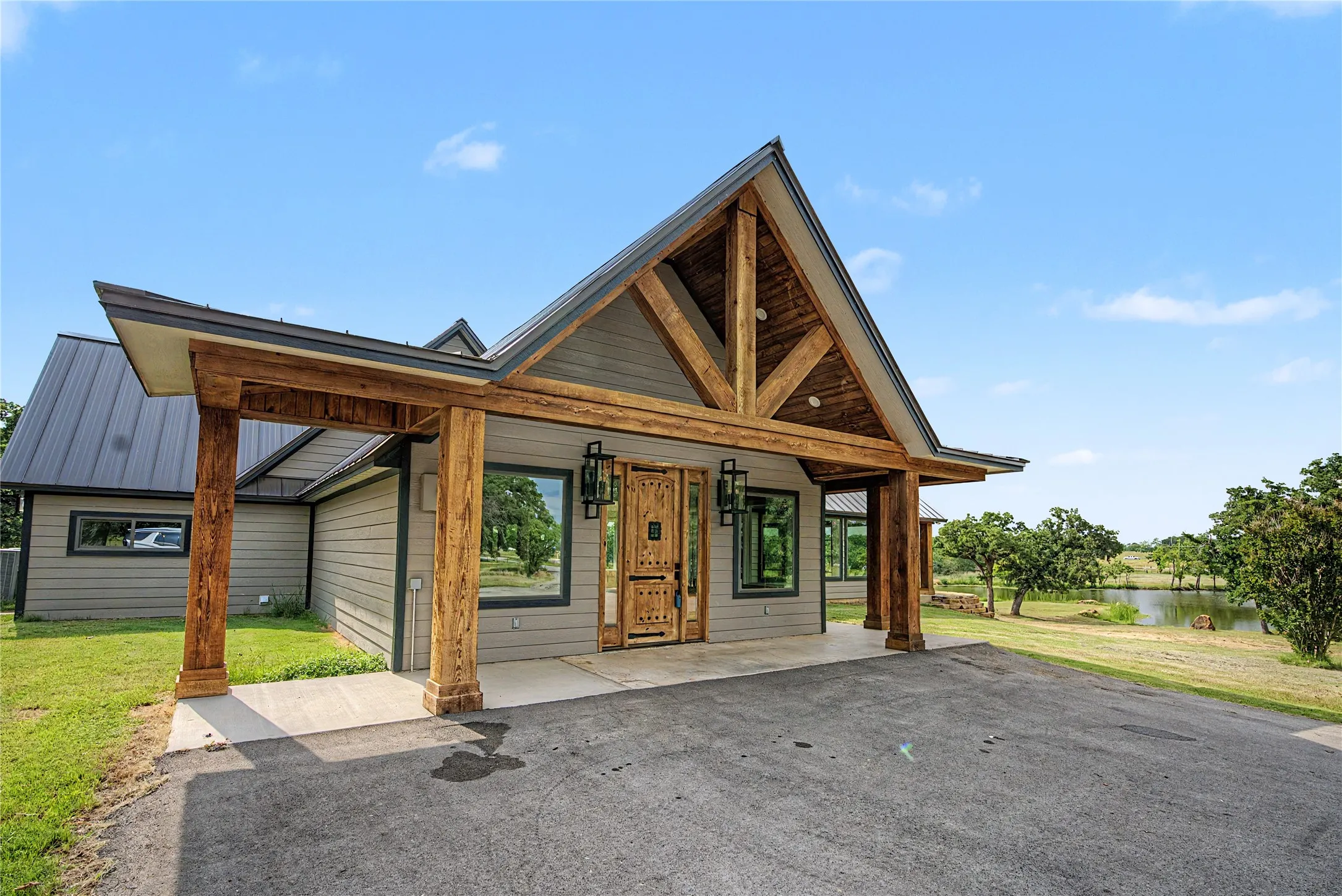 Single Family Residence For Sale in Palo Pinto County , 16888 S FM 4, Santo, Texas 76472, 3 Bedroom, 3 Bathroom, Garage spaces, 3,300 Sqft, built in 1993, mls#21266124, Real Estate Agent in Santo, Homes For Sale in Palo Pinto county, Homes For Sale in Santo, Realtor in Santo Texas, Real Estate Brokerage Independent Realty Texas, Luminita Cordes Realtor