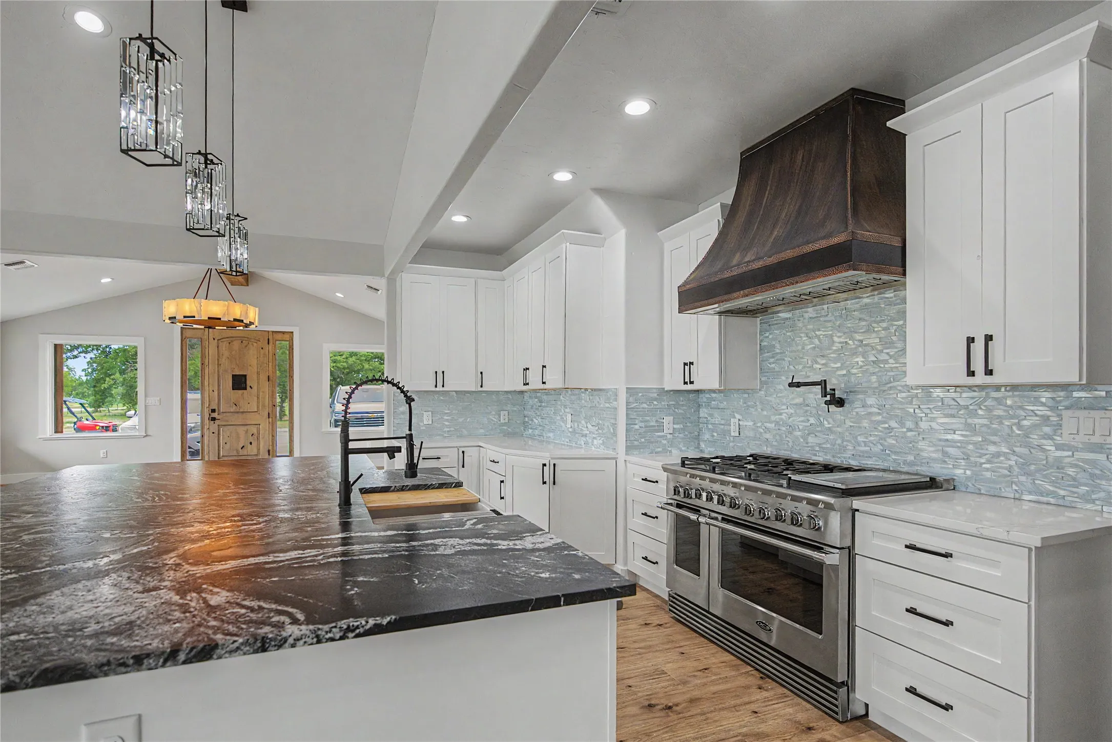 Single Family Residence For Sale in Palo Pinto County , 16888 S FM 4, Santo, Texas 76472, 3 Bedroom, 3 Bathroom, Garage spaces, 3,300 Sqft, built in 1993, mls#21266124, Real Estate Agent in Santo, Homes For Sale in Palo Pinto county, Homes For Sale in Santo, Realtor in Santo Texas, Real Estate Brokerage Independent Realty Texas, Luminita Cordes Realtor