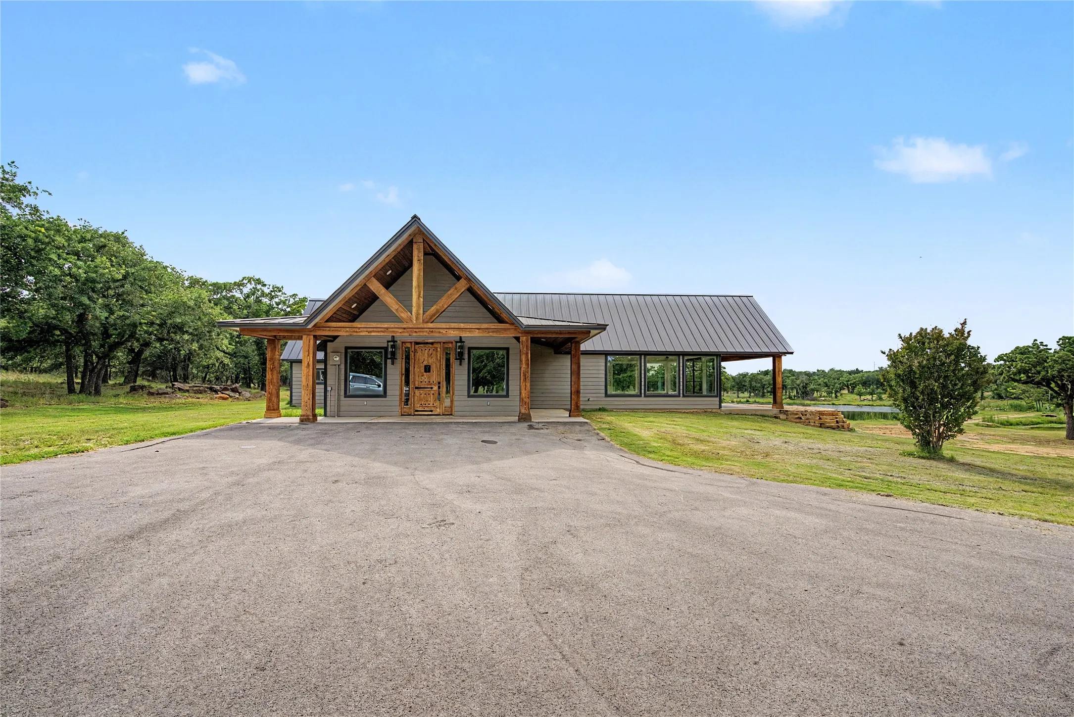 Single Family Residence For Sale in Palo Pinto County , 16888 S FM 4, Santo, Texas 76472, 3 Bedroom, 3 Bathroom, Garage spaces, 3,300 Sqft, built in 1993, mls#21266124, Real Estate Agent in Santo, Homes For Sale in Palo Pinto county, Homes For Sale in Santo, Realtor in Santo Texas, Real Estate Brokerage Independent Realty Texas, Luminita Cordes Realtor