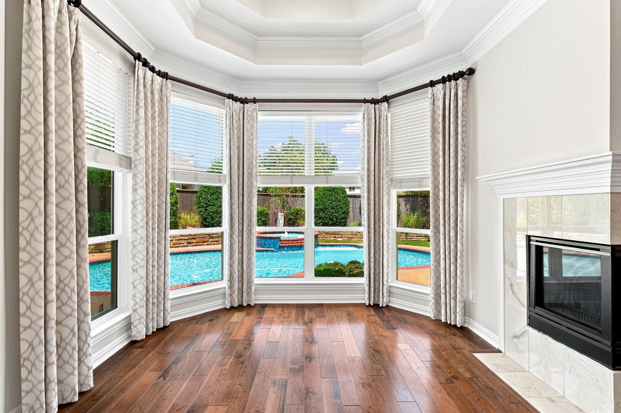 Single Family Residence For Sale in Tarrant County , 210 Highland Oaks Circle, Southlake, Texas 76092, 4 Bedroom, 4 Bathroom, 3 Garage spaces, 3,599 Sqft, built in 1995, mls#21265382, Real Estate Agent in Southlake, Homes For Sale in Tarrant county, Homes For Sale in Southlake, Realtor in Southlake Texas, Real Estate Brokerage Independent Realty Texas, Luminita Cordes Realtor