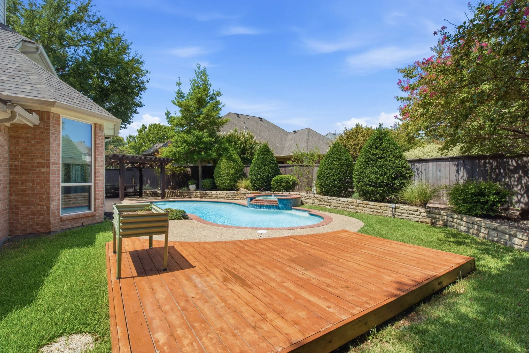 Single Family Residence For Sale in Tarrant County , 210 Highland Oaks Circle, Southlake, Texas 76092, 4 Bedroom, 4 Bathroom, 3 Garage spaces, 3,599 Sqft, built in 1995, mls#21265382, Real Estate Agent in Southlake, Homes For Sale in Tarrant county, Homes For Sale in Southlake, Realtor in Southlake Texas, Real Estate Brokerage Independent Realty Texas, Luminita Cordes Realtor