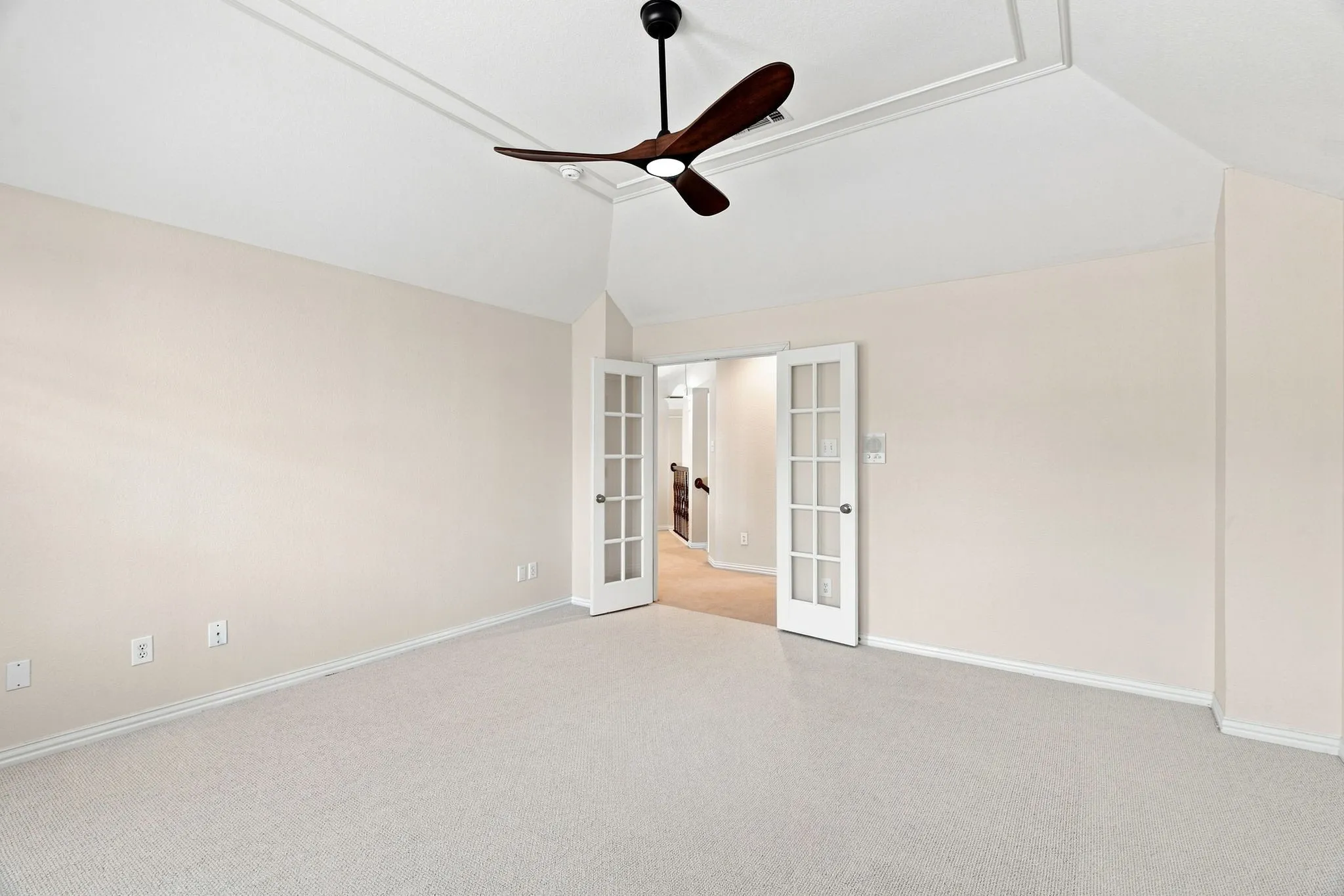 Single Family Residence For Sale in Tarrant County , 210 Highland Oaks Circle, Southlake, Texas 76092, 4 Bedroom, 4 Bathroom, 3 Garage spaces, 3,599 Sqft, built in 1995, mls#21265382, Real Estate Agent in Southlake, Homes For Sale in Tarrant county, Homes For Sale in Southlake, Realtor in Southlake Texas, Real Estate Brokerage Independent Realty Texas, Luminita Cordes Realtor