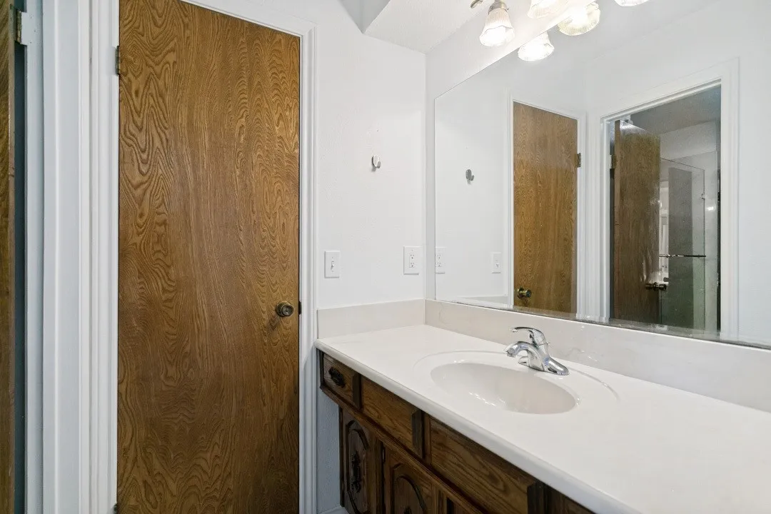 Single Family Residence For Sale in Collin County , 2004 Tampico Drive, Plano, Texas 75075, 3 Bedroom, 3 Bathroom, 2 Garage spaces, 2,487 Sqft, built in 1975, mls#21267146, Real Estate Agent in Plano, Homes For Sale in Collin county, Homes For Sale in Plano, Realtor in Plano Texas, Real Estate Brokerage Independent Realty Texas, Luminita Cordes Realtor