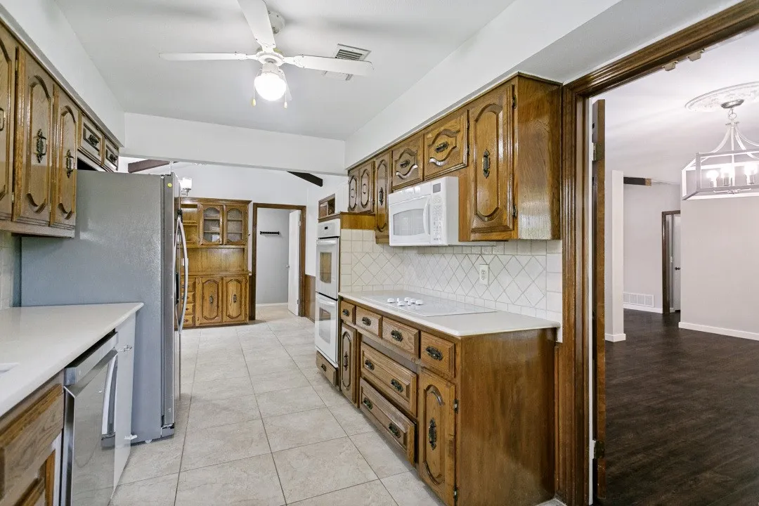 Single Family Residence For Sale in Collin County , 2004 Tampico Drive, Plano, Texas 75075, 3 Bedroom, 3 Bathroom, 2 Garage spaces, 2,487 Sqft, built in 1975, mls#21267146, Real Estate Agent in Plano, Homes For Sale in Collin county, Homes For Sale in Plano, Realtor in Plano Texas, Real Estate Brokerage Independent Realty Texas, Luminita Cordes Realtor