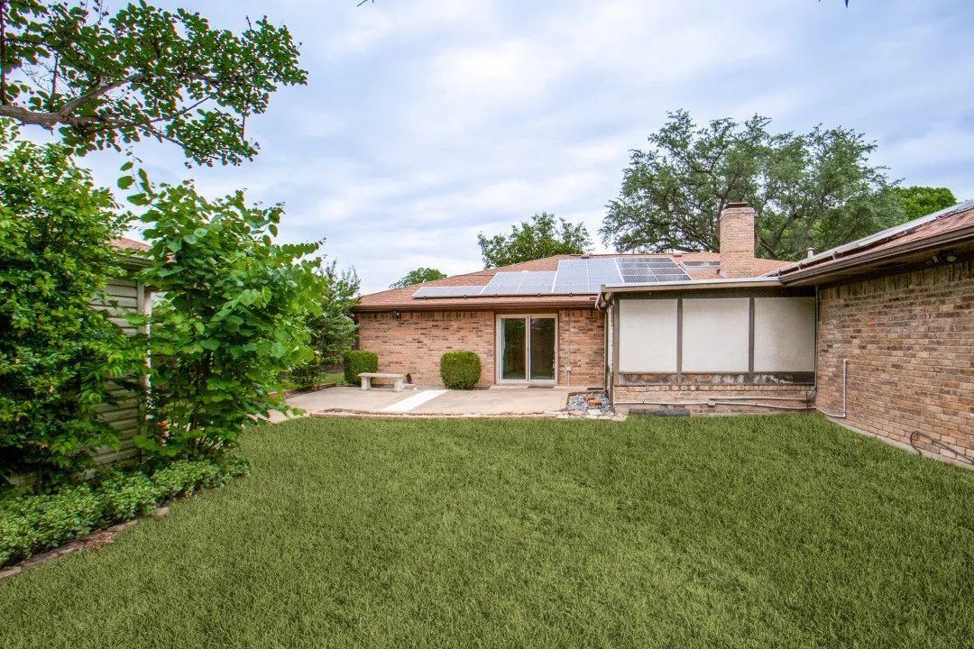 Single Family Residence For Sale in Collin County , 2004 Tampico Drive, Plano, Texas 75075, 3 Bedroom, 3 Bathroom, 2 Garage spaces, 2,487 Sqft, built in 1975, mls#21267146, Real Estate Agent in Plano, Homes For Sale in Collin county, Homes For Sale in Plano, Realtor in Plano Texas, Real Estate Brokerage Independent Realty Texas, Luminita Cordes Realtor