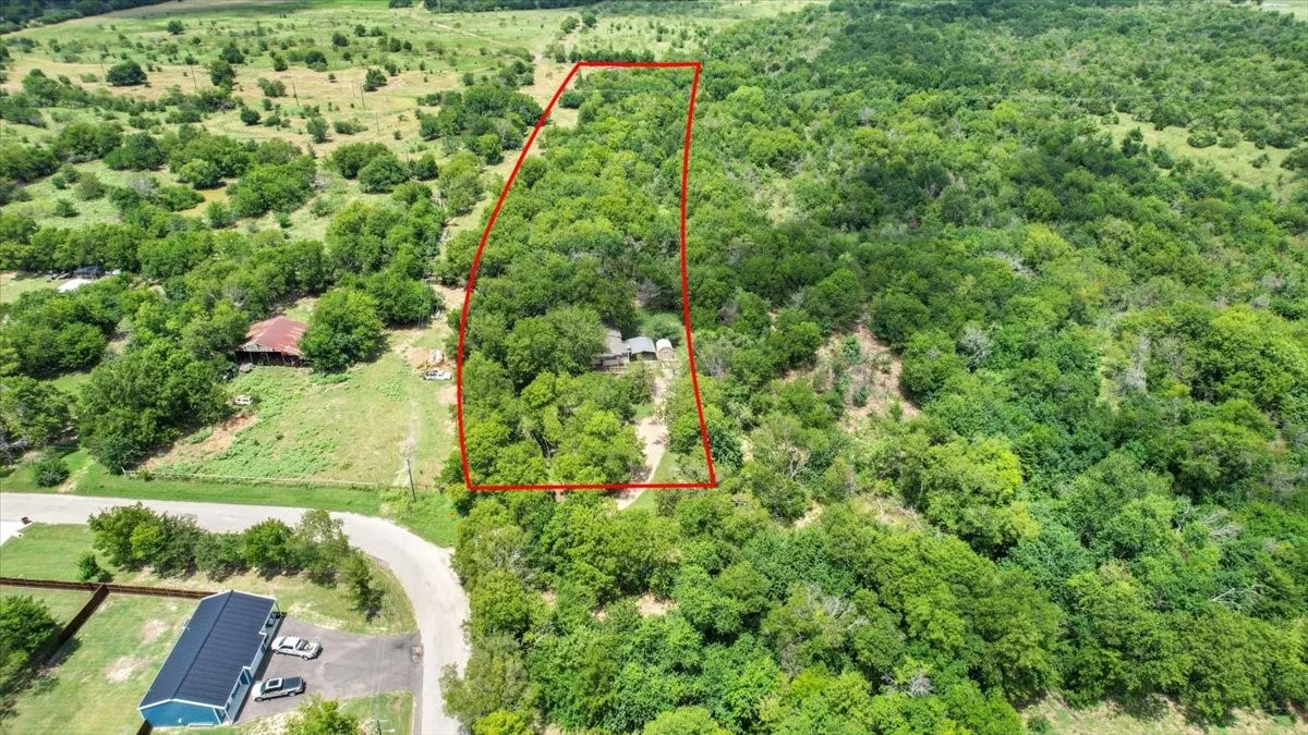 Mobile Home For Sale in Hunt County , 507 N 5th Street, Quinlan, Texas 75474, 3 Bedroom, 2 Bathroom, Garage spaces, 1,584 Sqft, built in 1993, mls#21267447, Real Estate Agent in Quinlan, Homes For Sale in Hunt county, Homes For Sale in Quinlan, Realtor in Quinlan Texas, Real Estate Brokerage Independent Realty Texas, Luminita Cordes Realtor