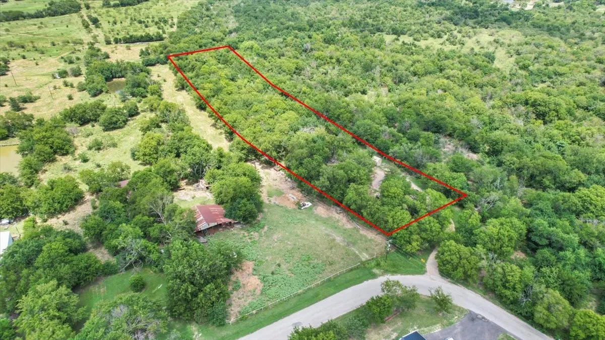 Mobile Home For Sale in Hunt County , 507 N 5th Street, Quinlan, Texas 75474, 3 Bedroom, 2 Bathroom, Garage spaces, 1,584 Sqft, built in 1993, mls#21267447, Real Estate Agent in Quinlan, Homes For Sale in Hunt county, Homes For Sale in Quinlan, Realtor in Quinlan Texas, Real Estate Brokerage Independent Realty Texas, Luminita Cordes Realtor
