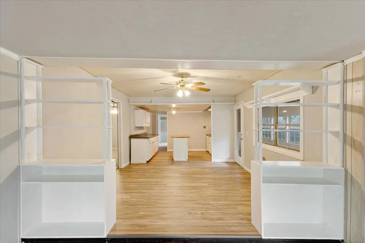 Mobile Home For Sale in Hunt County , 507 N 5th Street, Quinlan, Texas 75474, 3 Bedroom, 2 Bathroom, Garage spaces, 1,584 Sqft, built in 1993, mls#21267447, Real Estate Agent in Quinlan, Homes For Sale in Hunt county, Homes For Sale in Quinlan, Realtor in Quinlan Texas, Real Estate Brokerage Independent Realty Texas, Luminita Cordes Realtor