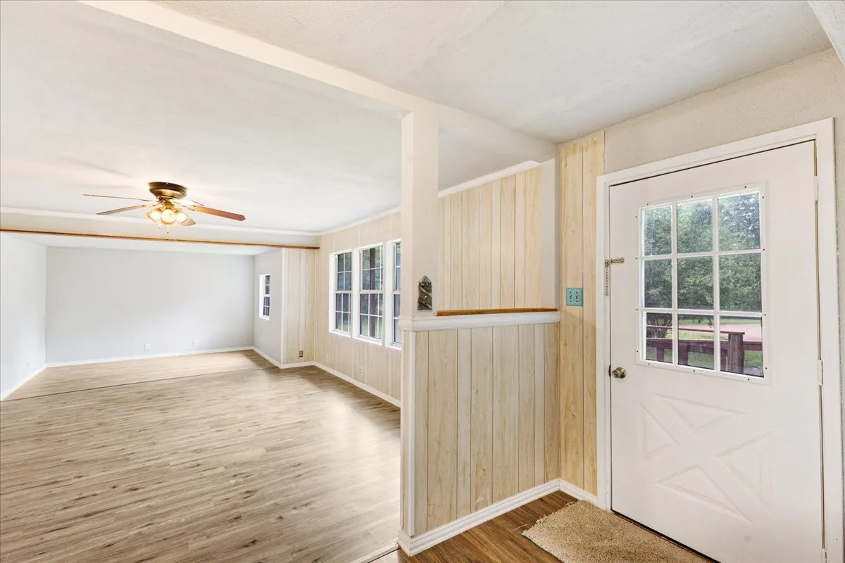 Mobile Home For Sale in Hunt County , 507 N 5th Street, Quinlan, Texas 75474, 3 Bedroom, 2 Bathroom, Garage spaces, 1,584 Sqft, built in 1993, mls#21267447, Real Estate Agent in Quinlan, Homes For Sale in Hunt county, Homes For Sale in Quinlan, Realtor in Quinlan Texas, Real Estate Brokerage Independent Realty Texas, Luminita Cordes Realtor