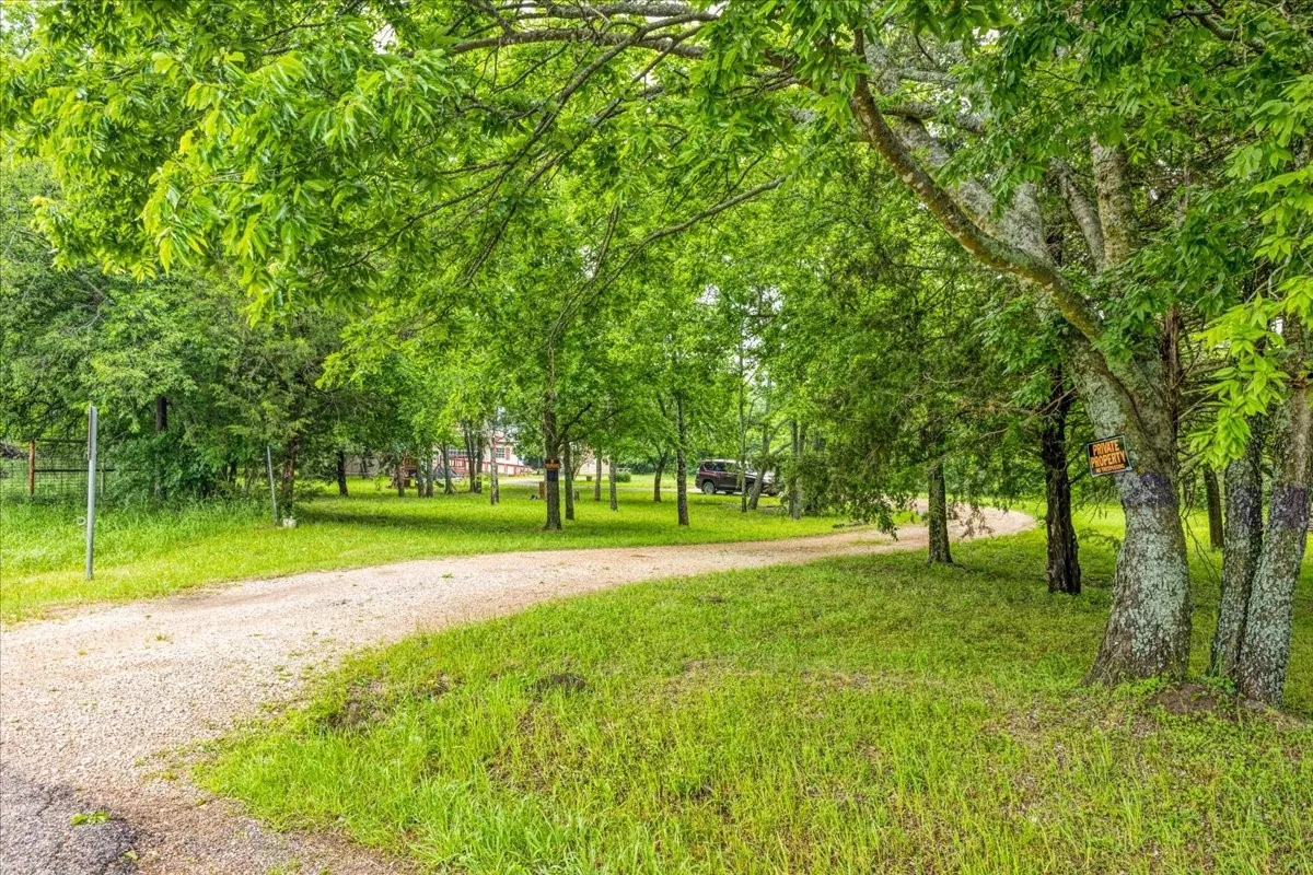 Mobile Home For Sale in Hunt County , 507 N 5th Street, Quinlan, Texas 75474, 3 Bedroom, 2 Bathroom, Garage spaces, 1,584 Sqft, built in 1993, mls#21267447, Real Estate Agent in Quinlan, Homes For Sale in Hunt county, Homes For Sale in Quinlan, Realtor in Quinlan Texas, Real Estate Brokerage Independent Realty Texas, Luminita Cordes Realtor