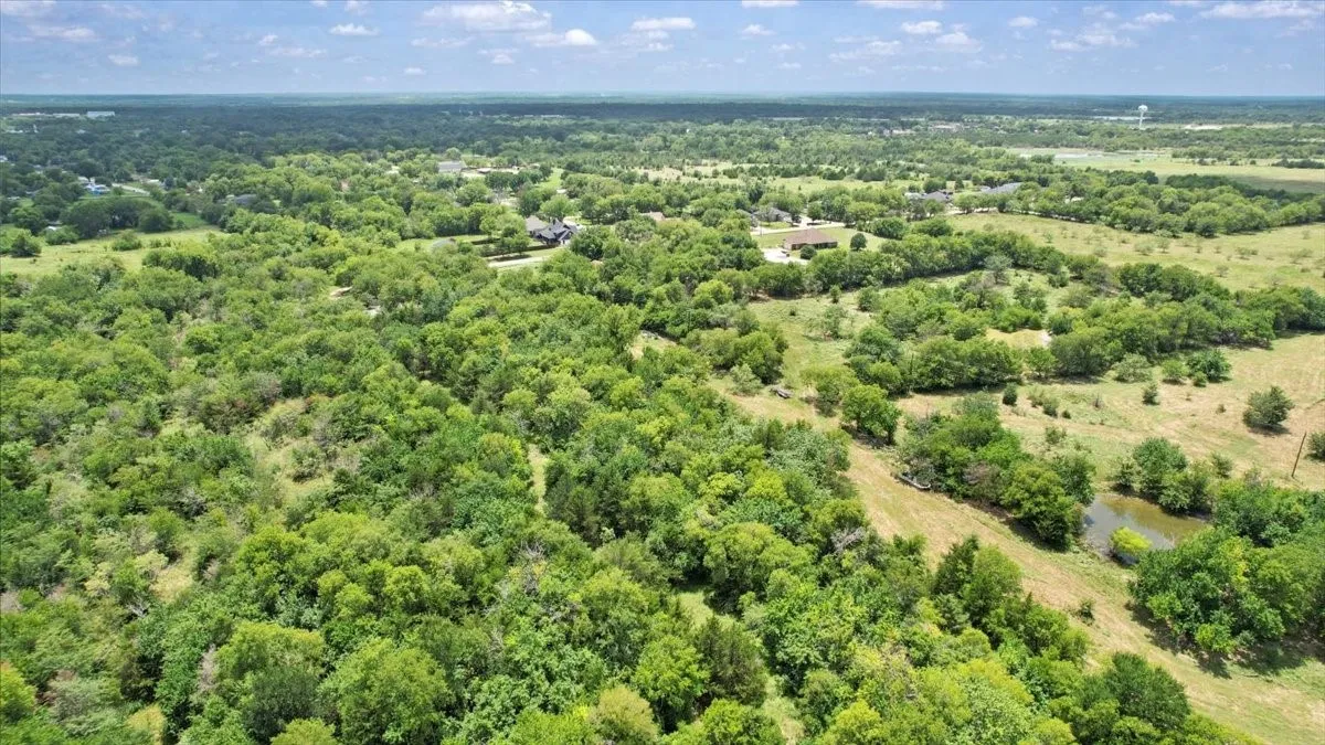 Mobile Home For Sale in Hunt County , 507 N 5th Street, Quinlan, Texas 75474, 3 Bedroom, 2 Bathroom, Garage spaces, 1,584 Sqft, built in 1993, mls#21267447, Real Estate Agent in Quinlan, Homes For Sale in Hunt county, Homes For Sale in Quinlan, Realtor in Quinlan Texas, Real Estate Brokerage Independent Realty Texas, Luminita Cordes Realtor