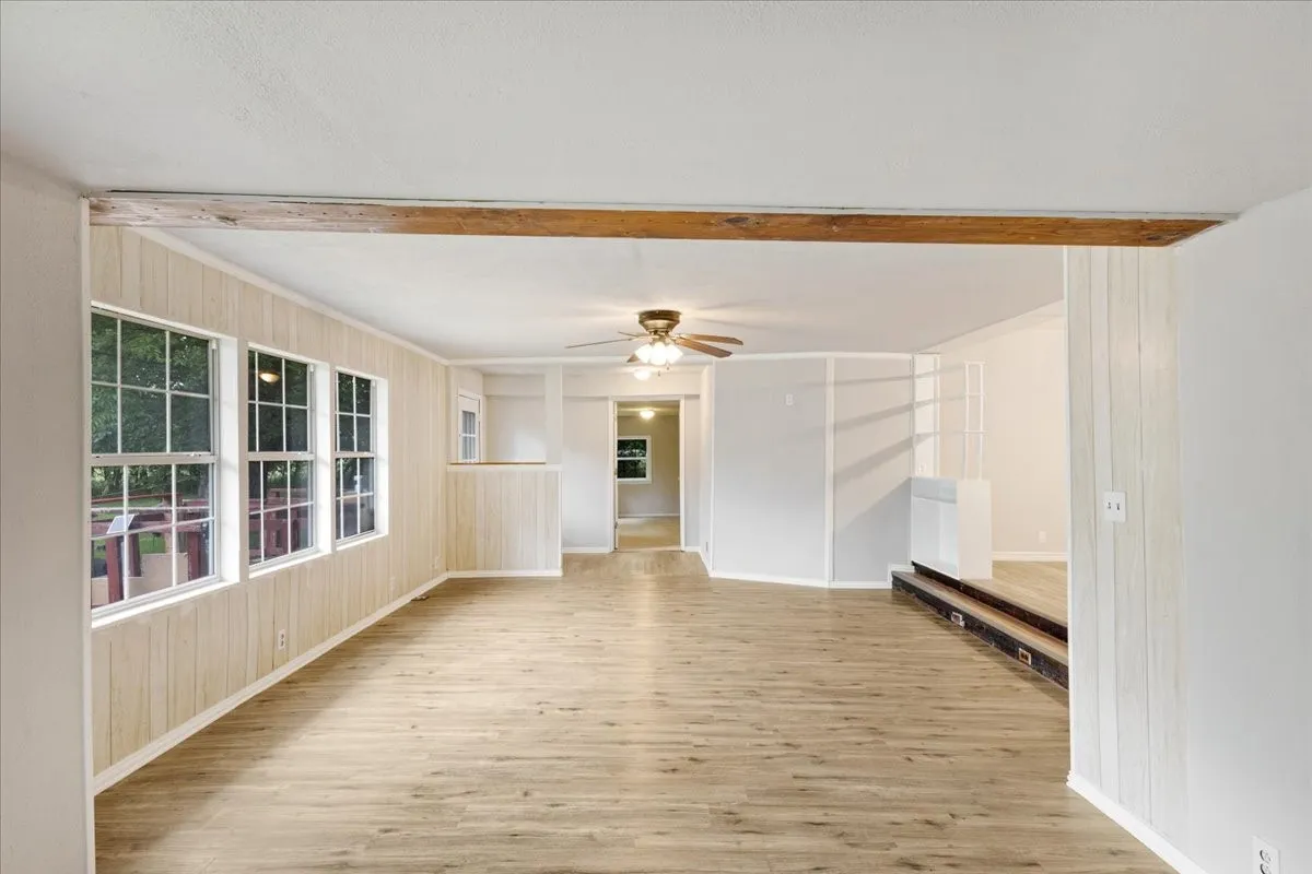 Mobile Home For Sale in Hunt County , 507 N 5th Street, Quinlan, Texas 75474, 3 Bedroom, 2 Bathroom, Garage spaces, 1,584 Sqft, built in 1993, mls#21267447, Real Estate Agent in Quinlan, Homes For Sale in Hunt county, Homes For Sale in Quinlan, Realtor in Quinlan Texas, Real Estate Brokerage Independent Realty Texas, Luminita Cordes Realtor