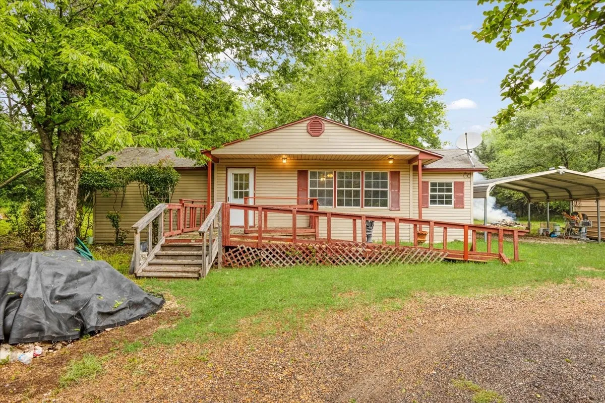 Mobile Home For Sale in Hunt County , 507 N 5th Street, Quinlan, Texas 75474, 3 Bedroom, 2 Bathroom, Garage spaces, 1,584 Sqft, built in 1993, mls#21267447, Real Estate Agent in Quinlan, Homes For Sale in Hunt county, Homes For Sale in Quinlan, Realtor in Quinlan Texas, Real Estate Brokerage Independent Realty Texas, Luminita Cordes Realtor