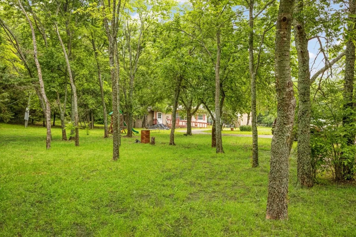 Mobile Home For Sale in Hunt County , 507 N 5th Street, Quinlan, Texas 75474, 3 Bedroom, 2 Bathroom, Garage spaces, 1,584 Sqft, built in 1993, mls#21267447, Real Estate Agent in Quinlan, Homes For Sale in Hunt county, Homes For Sale in Quinlan, Realtor in Quinlan Texas, Real Estate Brokerage Independent Realty Texas, Luminita Cordes Realtor