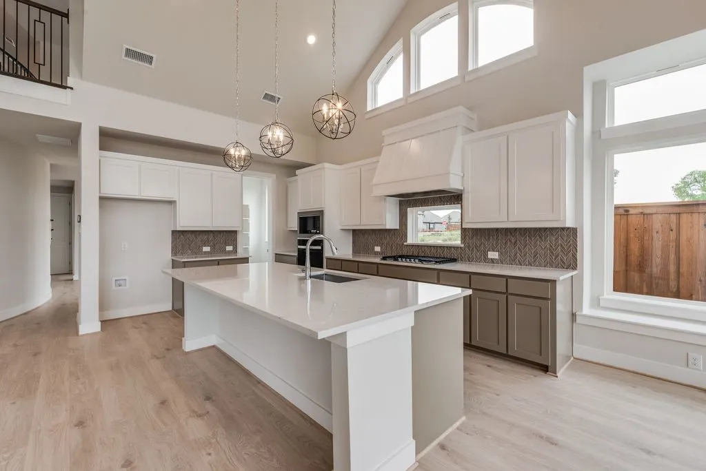 Single Family Residence For Sale in Collin County , 609 Clover Lane, Anna, Texas 75409, 5 Bedroom, 6 Bathroom, 2 Garage spaces, 4,569 Sqft, built in 2026, mls#21267467, Real Estate Agent in Anna, Homes For Sale in Collin county, Homes For Sale in Anna, Realtor in Anna Texas, Real Estate Brokerage Independent Realty Texas, Luminita Cordes Realtor