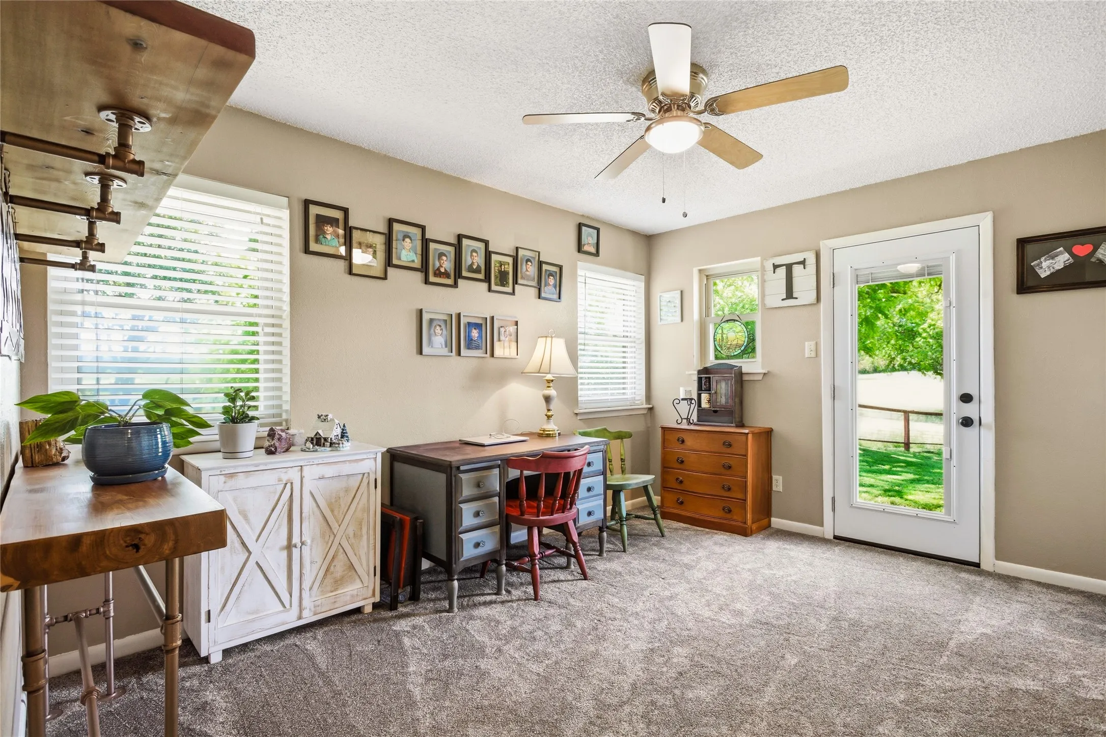 Single Family Residence For Sale in Grayson County , 235 Magnus Road, Denison, Texas 75021, 3 Bedroom, 3 Bathroom, 3 Garage spaces, 1,767 Sqft, built in 1982, Price $699,000, mls#21267479, Real Estate Agent in Denison, Homes For Sale in Grayson county, Homes For Sale in Denison, Realtor in Denison Texas, Real Estate Brokerage Independent Realty Texas, Luminita Cordes Realtor