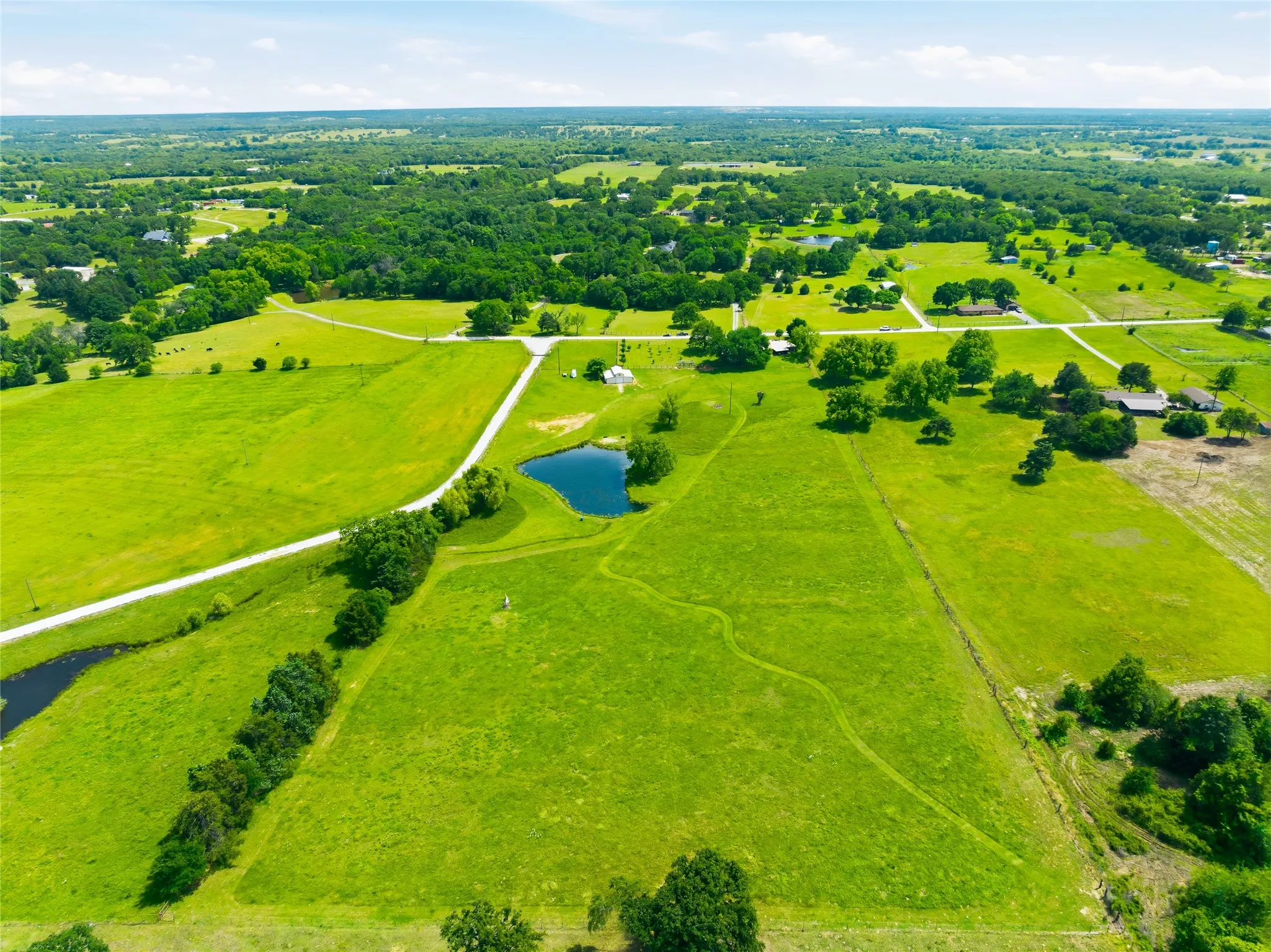 Single Family Residence For Sale in Grayson County , 235 Magnus Road, Denison, Texas 75021, 3 Bedroom, 3 Bathroom, 3 Garage spaces, 1,767 Sqft, built in 1982, Price $699,000, mls#21267479, Real Estate Agent in Denison, Homes For Sale in Grayson county, Homes For Sale in Denison, Realtor in Denison Texas, Real Estate Brokerage Independent Realty Texas, Luminita Cordes Realtor