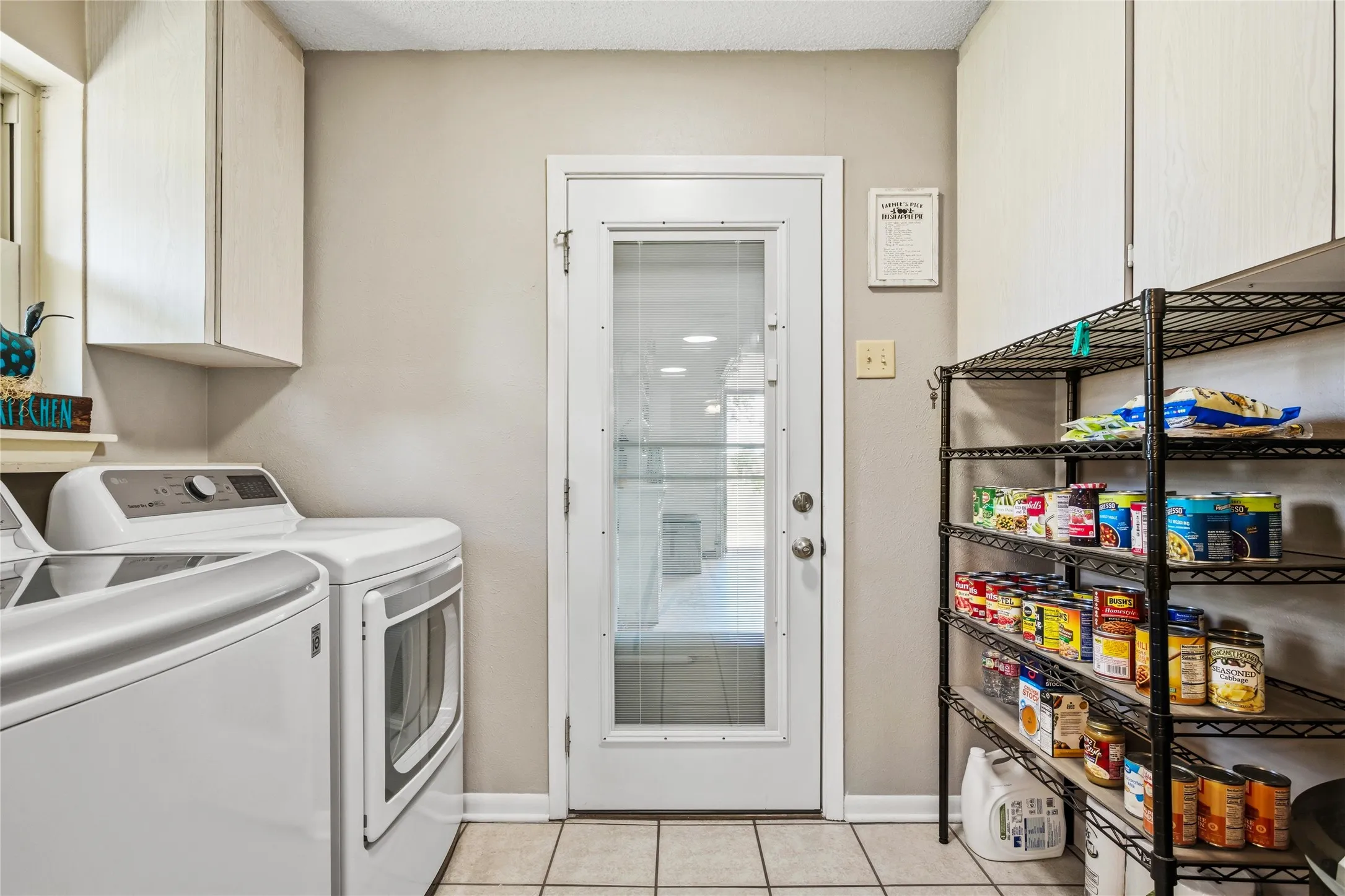Single Family Residence For Sale in Grayson County , 235 Magnus Road, Denison, Texas 75021, 3 Bedroom, 3 Bathroom, 3 Garage spaces, 1,767 Sqft, built in 1982, Price $699,000, mls#21267479, Real Estate Agent in Denison, Homes For Sale in Grayson county, Homes For Sale in Denison, Realtor in Denison Texas, Real Estate Brokerage Independent Realty Texas, Luminita Cordes Realtor