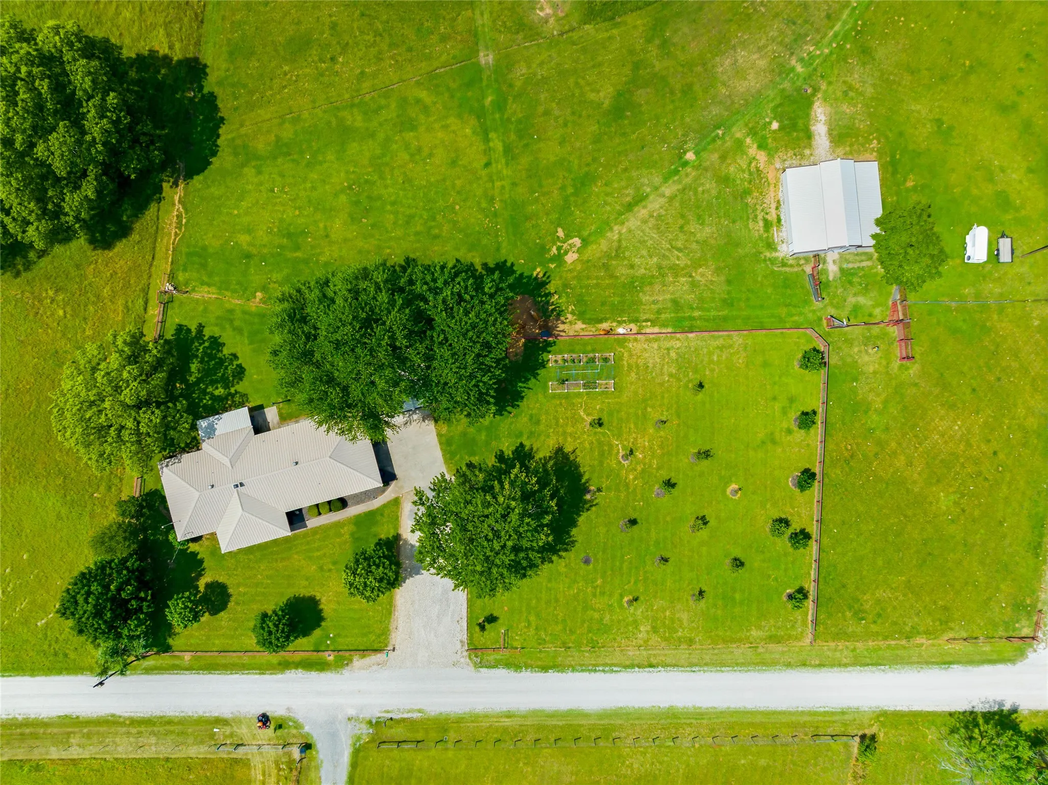 Single Family Residence For Sale in Grayson County , 235 Magnus Road, Denison, Texas 75021, 3 Bedroom, 3 Bathroom, 3 Garage spaces, 1,767 Sqft, built in 1982, Price $699,000, mls#21267479, Real Estate Agent in Denison, Homes For Sale in Grayson county, Homes For Sale in Denison, Realtor in Denison Texas, Real Estate Brokerage Independent Realty Texas, Luminita Cordes Realtor