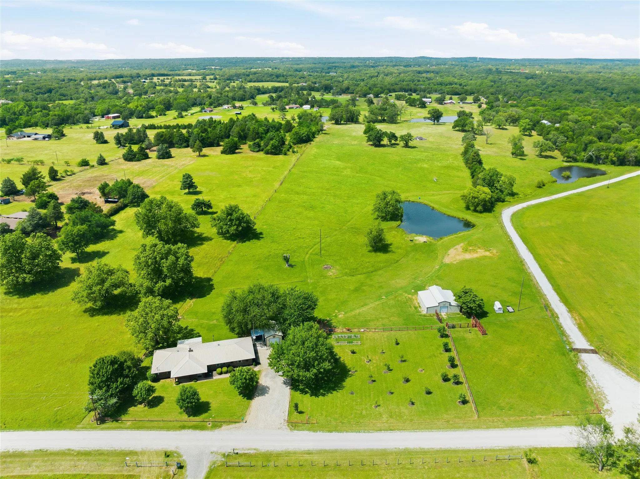 Single Family Residence For Sale in Grayson County , 235 Magnus Road, Denison, Texas 75021, 3 Bedroom, 3 Bathroom, 3 Garage spaces, 1,767 Sqft, built in 1982, Price $699,000, mls#21267479, Real Estate Agent in Denison, Homes For Sale in Grayson county, Homes For Sale in Denison, Realtor in Denison Texas, Real Estate Brokerage Independent Realty Texas, Luminita Cordes Realtor