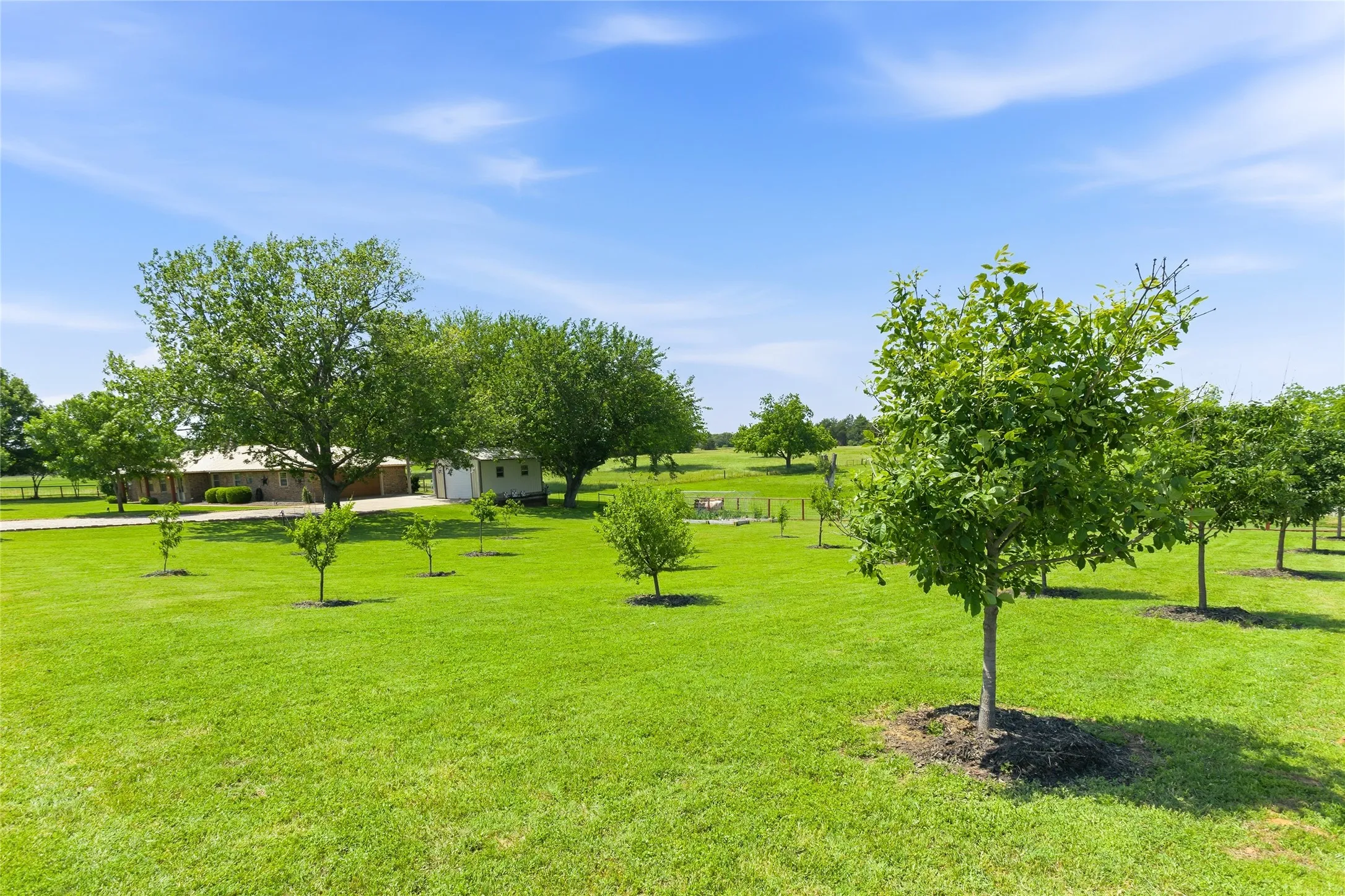 Single Family Residence For Sale in Grayson County , 235 Magnus Road, Denison, Texas 75021, 3 Bedroom, 3 Bathroom, 3 Garage spaces, 1,767 Sqft, built in 1982, Price $699,000, mls#21267479, Real Estate Agent in Denison, Homes For Sale in Grayson county, Homes For Sale in Denison, Realtor in Denison Texas, Real Estate Brokerage Independent Realty Texas, Luminita Cordes Realtor
