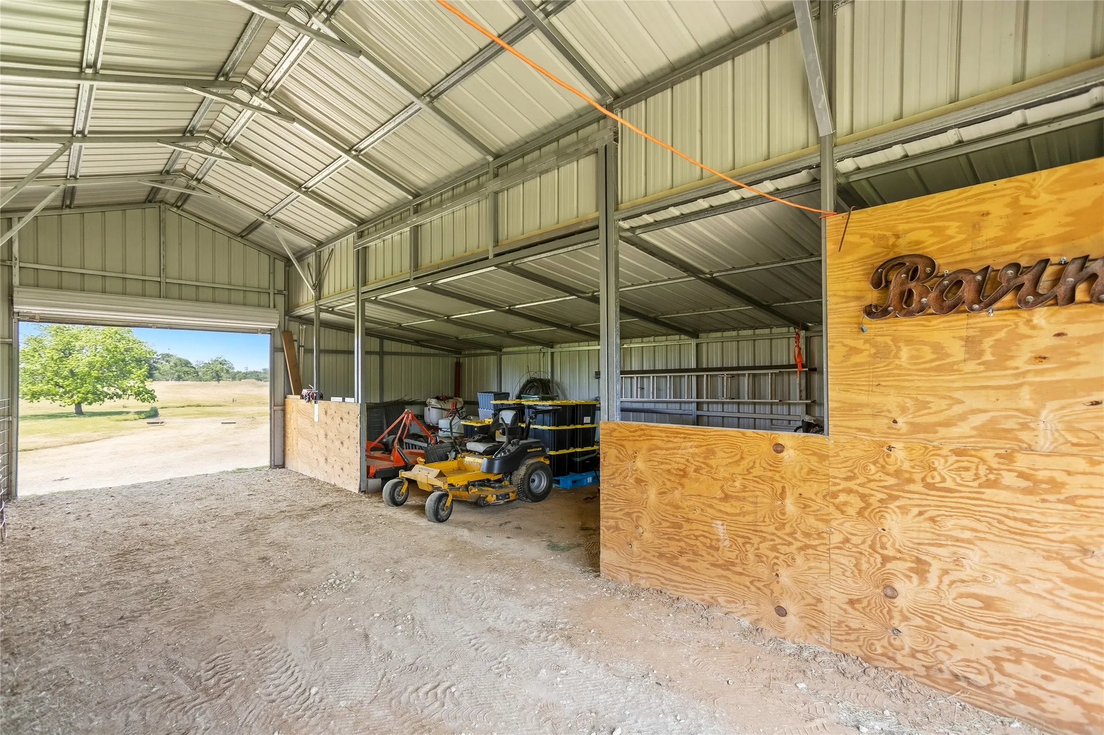 Single Family Residence For Sale in Grayson County , 235 Magnus Road, Denison, Texas 75021, 3 Bedroom, 3 Bathroom, 3 Garage spaces, 1,767 Sqft, built in 1982, Price $699,000, mls#21267479, Real Estate Agent in Denison, Homes For Sale in Grayson county, Homes For Sale in Denison, Realtor in Denison Texas, Real Estate Brokerage Independent Realty Texas, Luminita Cordes Realtor
