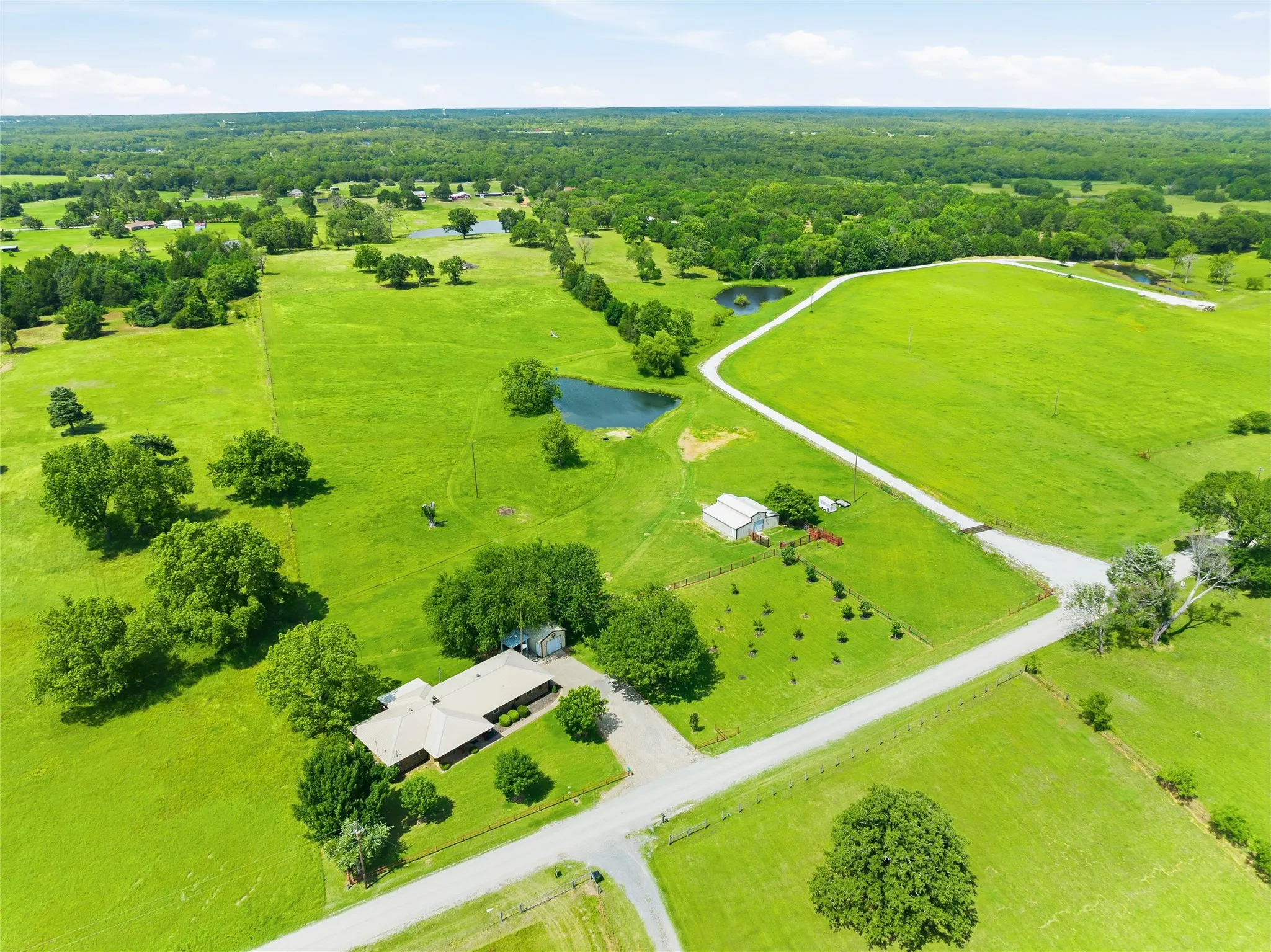 Single Family Residence For Sale in Grayson County , 235 Magnus Road, Denison, Texas 75021, 3 Bedroom, 3 Bathroom, 3 Garage spaces, 1,767 Sqft, built in 1982, Price $699,000, mls#21267479, Real Estate Agent in Denison, Homes For Sale in Grayson county, Homes For Sale in Denison, Realtor in Denison Texas, Real Estate Brokerage Independent Realty Texas, Luminita Cordes Realtor