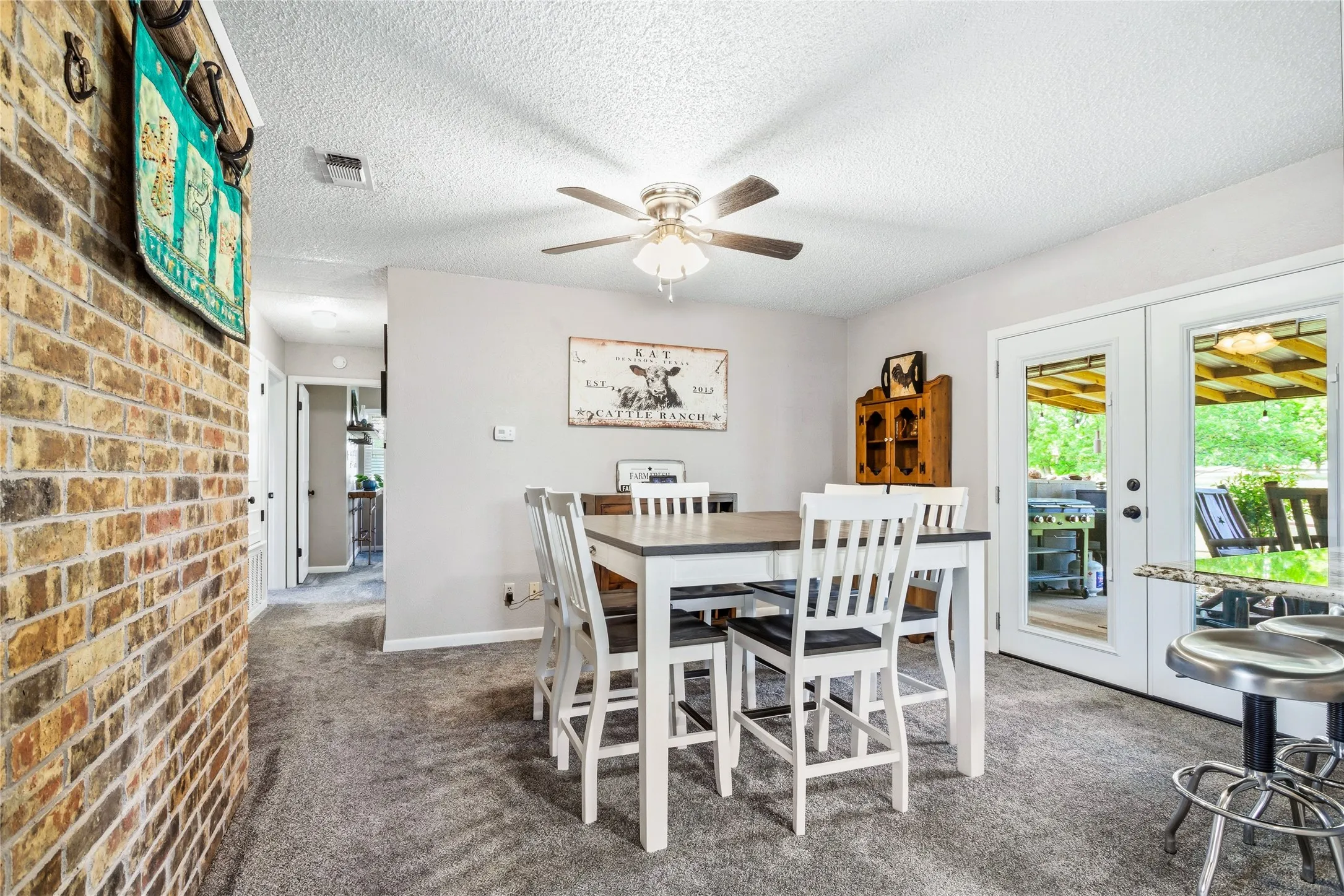 Single Family Residence For Sale in Grayson County , 235 Magnus Road, Denison, Texas 75021, 3 Bedroom, 3 Bathroom, 3 Garage spaces, 1,767 Sqft, built in 1982, Price $699,000, mls#21267479, Real Estate Agent in Denison, Homes For Sale in Grayson county, Homes For Sale in Denison, Realtor in Denison Texas, Real Estate Brokerage Independent Realty Texas, Luminita Cordes Realtor