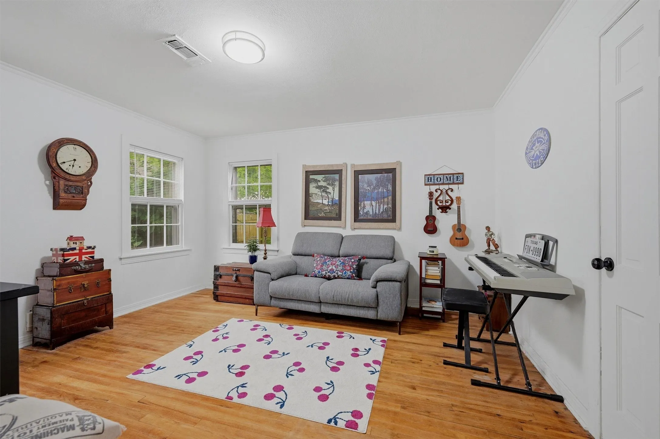 Single Family Residence For Sale in Grayson County , 1032 N Lockhart Street, Sherman, Texas 75092, 3 Bedroom, 2 Bathroom, 1 Garage spaces, 1,556 Sqft, built in 1950, mls#21255941, Real Estate Agent in Sherman, Homes For Sale in Grayson county, Homes For Sale in Sherman, Realtor in Sherman Texas, Real Estate Brokerage Independent Realty Texas, Luminita Cordes Realtor