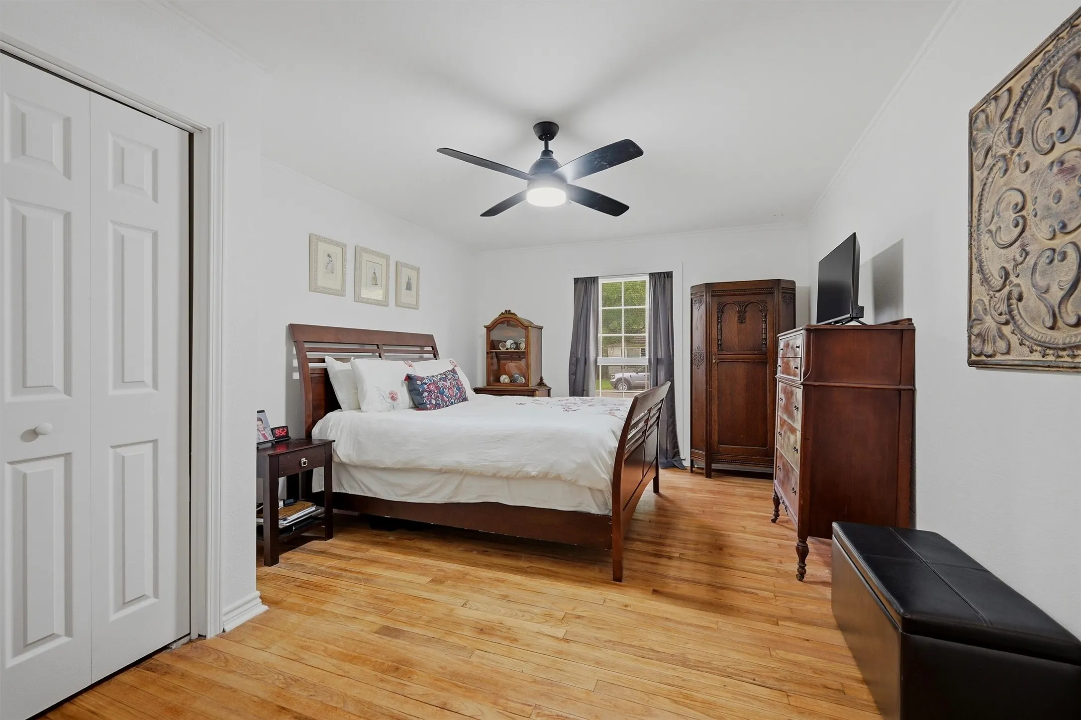 Single Family Residence For Sale in Grayson County , 1032 N Lockhart Street, Sherman, Texas 75092, 3 Bedroom, 2 Bathroom, 1 Garage spaces, 1,556 Sqft, built in 1950, mls#21255941, Real Estate Agent in Sherman, Homes For Sale in Grayson county, Homes For Sale in Sherman, Realtor in Sherman Texas, Real Estate Brokerage Independent Realty Texas, Luminita Cordes Realtor
