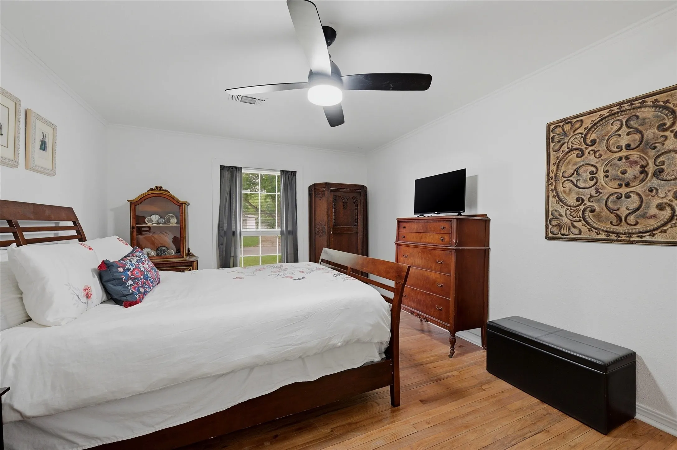 Single Family Residence For Sale in Grayson County , 1032 N Lockhart Street, Sherman, Texas 75092, 3 Bedroom, 2 Bathroom, 1 Garage spaces, 1,556 Sqft, built in 1950, mls#21255941, Real Estate Agent in Sherman, Homes For Sale in Grayson county, Homes For Sale in Sherman, Realtor in Sherman Texas, Real Estate Brokerage Independent Realty Texas, Luminita Cordes Realtor