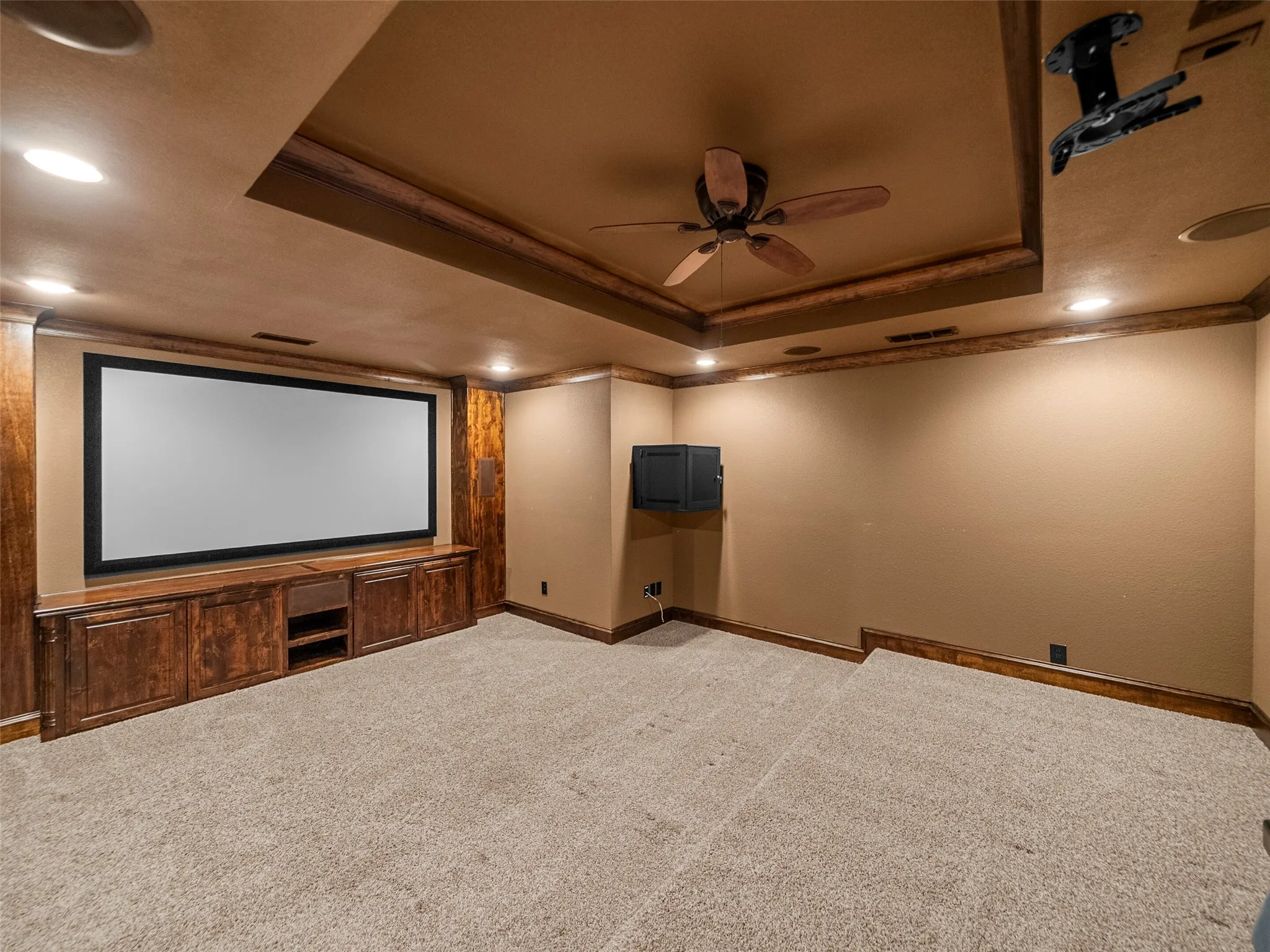 Single Family Residence For Sale in Collin County , 1344 Comanche Drive, Allen, Texas 75013, 4 Bedrooms, 3 Bathrooms, 3 Garage spaces, 3,477 Sqft, built in 1995, Price $750,000, mls#21255164, Real Estate Agent in Allen, Homes For Sale in Collin county, Homes For Sale in Allen, Realtor in Allen Texas, Real Estate Brokerage Independent Realty Texas, Luminita Cordes Realtor