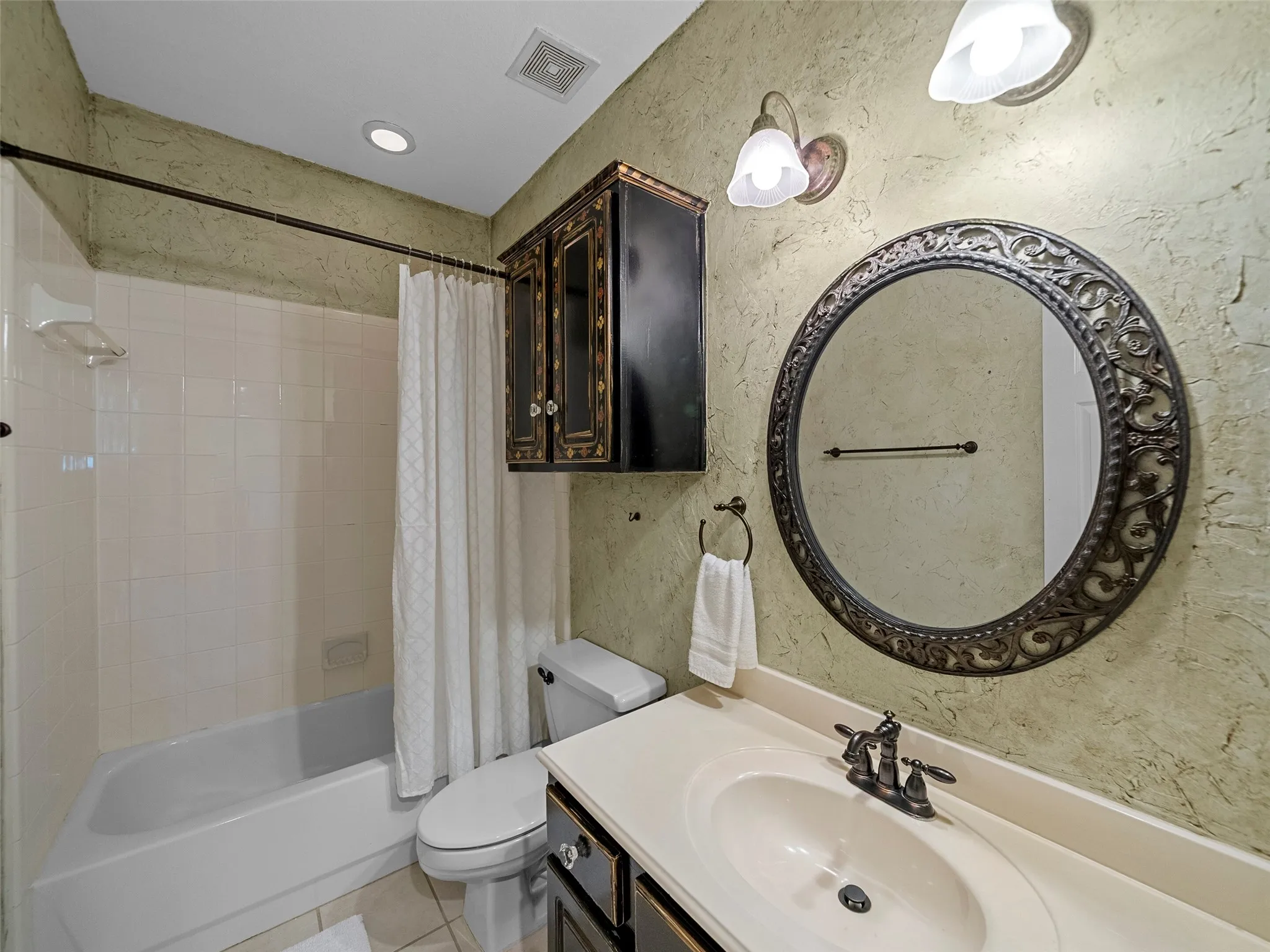 Single Family Residence For Sale in Collin County , 1344 Comanche Drive, Allen, Texas 75013, 4 Bedrooms, 3 Bathrooms, 3 Garage spaces, 3,477 Sqft, built in 1995, Price $750,000, mls#21255164, Real Estate Agent in Allen, Homes For Sale in Collin county, Homes For Sale in Allen, Realtor in Allen Texas, Real Estate Brokerage Independent Realty Texas, Luminita Cordes Realtor