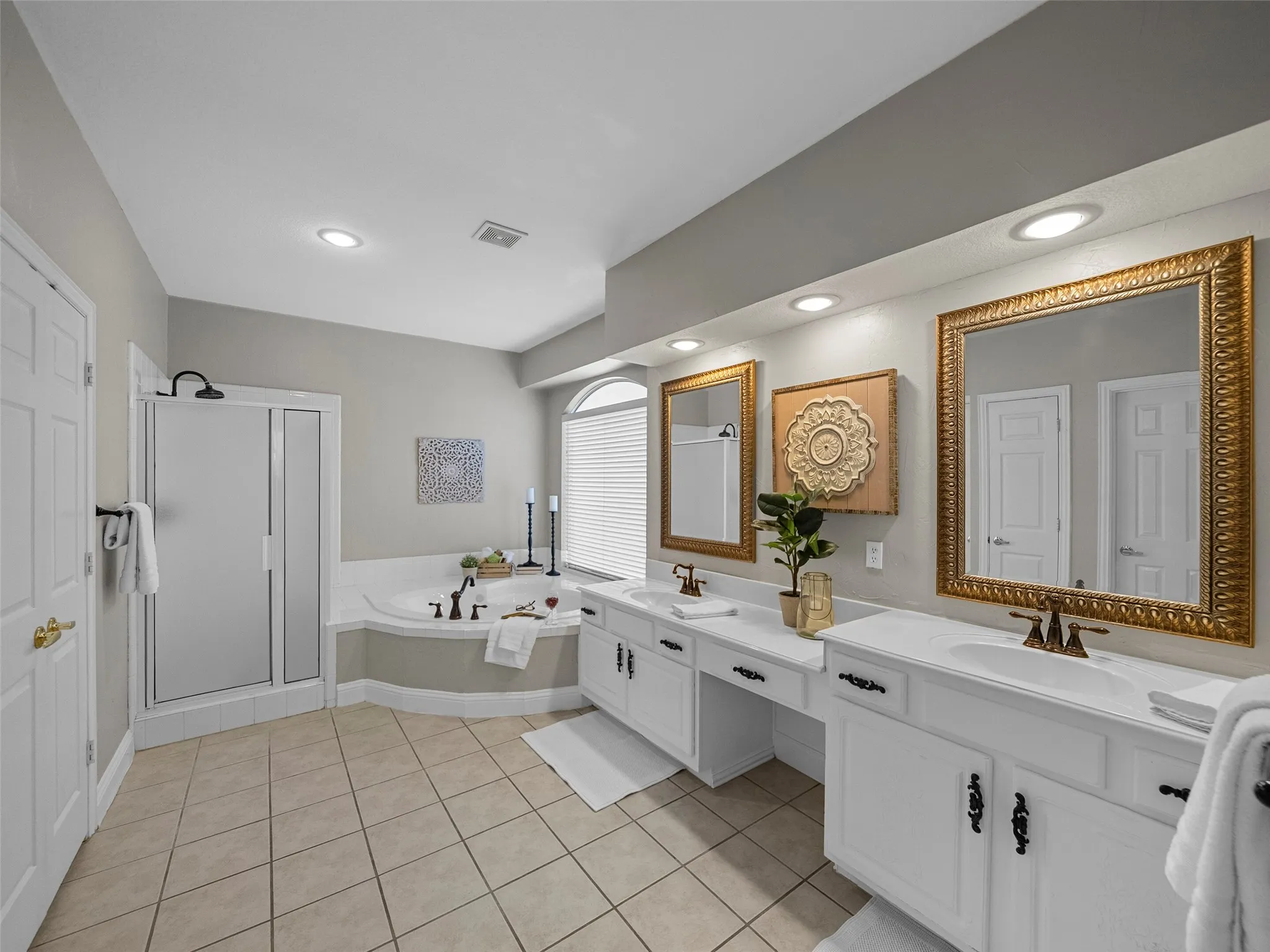 Single Family Residence For Sale in Collin County , 1344 Comanche Drive, Allen, Texas 75013, 4 Bedrooms, 3 Bathrooms, 3 Garage spaces, 3,477 Sqft, built in 1995, Price $750,000, mls#21255164, Real Estate Agent in Allen, Homes For Sale in Collin county, Homes For Sale in Allen, Realtor in Allen Texas, Real Estate Brokerage Independent Realty Texas, Luminita Cordes Realtor