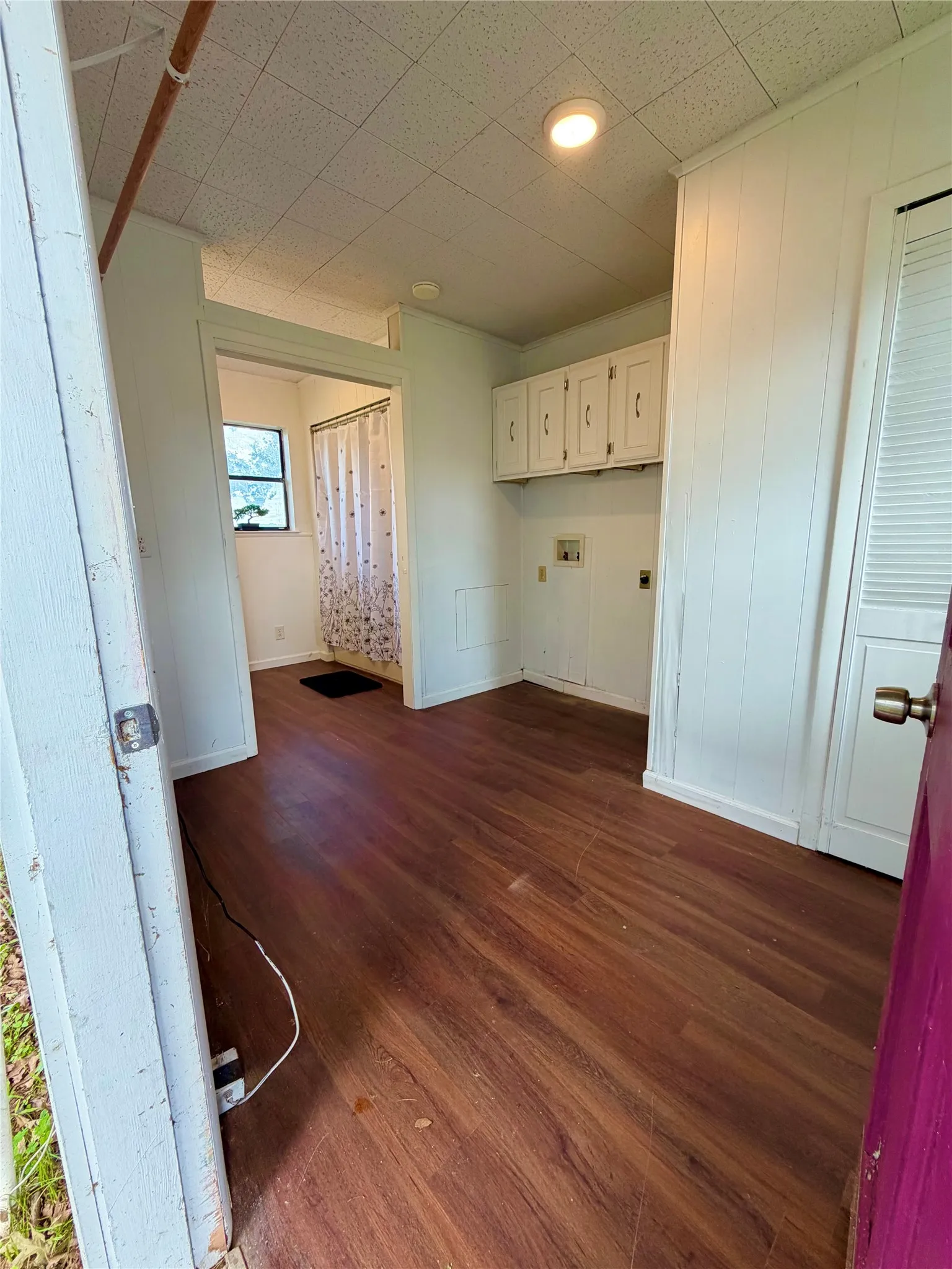 Single Family Residence For Sale in Rains County , 467 Old Mill Lane, East Tawakoni, Texas 75472, 2 Bedrooms, 2 Bathrooms, Garage spaces, 1,152 Sqft, built in 1960, Price $230,000, mls#21267384, Real Estate Agent in East Tawakoni, Homes For Sale in Rains county, Homes For Sale in East Tawakoni, Realtor in East Tawakoni Texas, Real Estate Brokerage Independent Realty Texas, Luminita Cordes Realtor