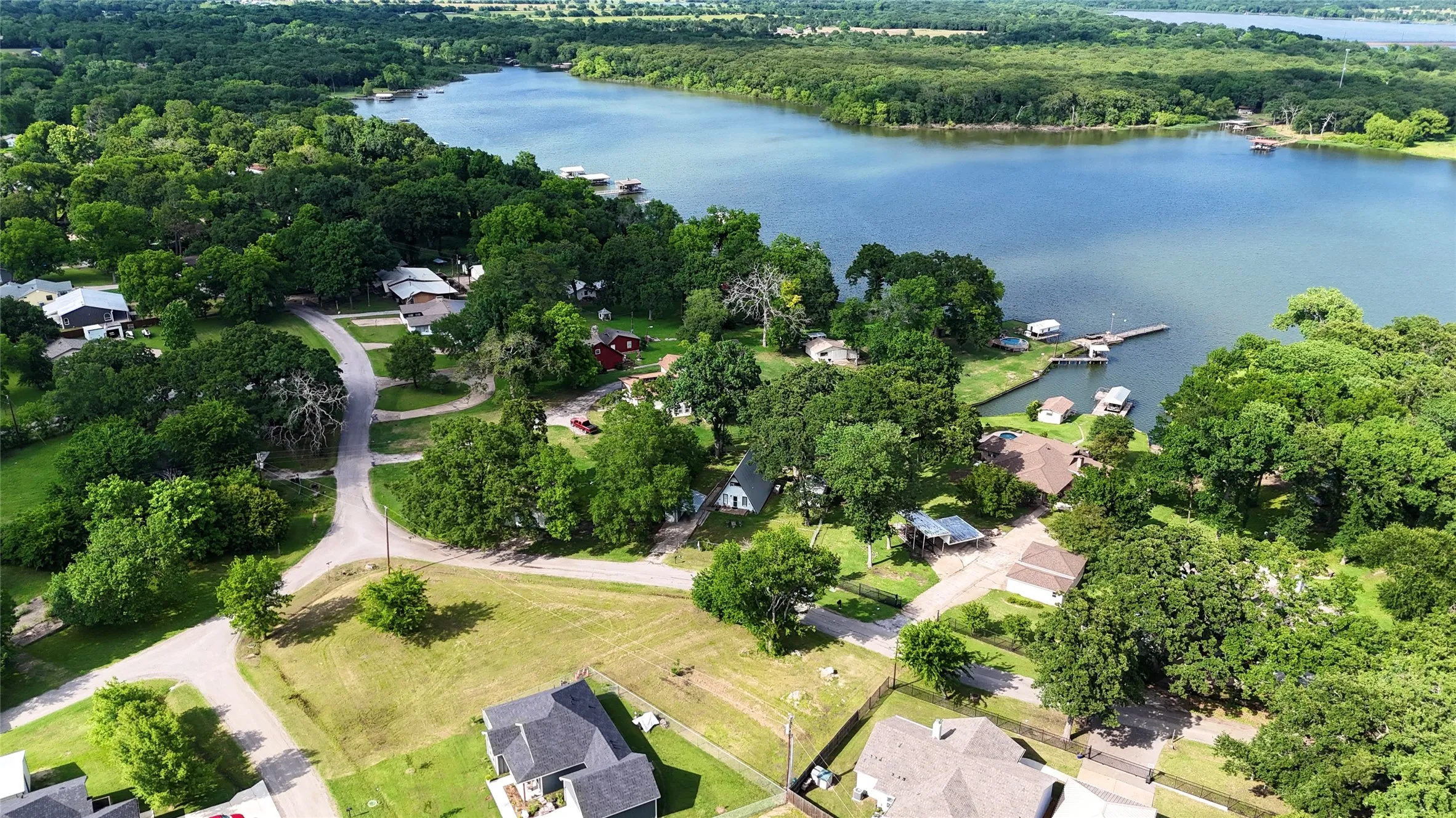 Single Family Residence For Sale in Rains County , 467 Old Mill Lane, East Tawakoni, Texas 75472, 2 Bedrooms, 2 Bathrooms, Garage spaces, 1,152 Sqft, built in 1960, Price $230,000, mls#21267384, Real Estate Agent in East Tawakoni, Homes For Sale in Rains county, Homes For Sale in East Tawakoni, Realtor in East Tawakoni Texas, Real Estate Brokerage Independent Realty Texas, Luminita Cordes Realtor