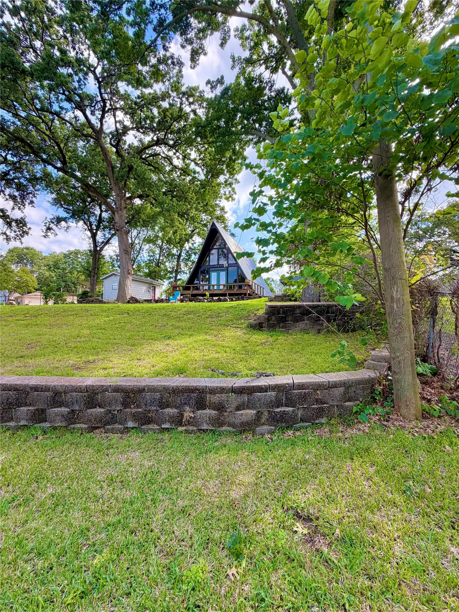Single Family Residence For Sale in Rains County , 467 Old Mill Lane, East Tawakoni, Texas 75472, 2 Bedrooms, 2 Bathrooms, Garage spaces, 1,152 Sqft, built in 1960, Price $230,000, mls#21267384, Real Estate Agent in East Tawakoni, Homes For Sale in Rains county, Homes For Sale in East Tawakoni, Realtor in East Tawakoni Texas, Real Estate Brokerage Independent Realty Texas, Luminita Cordes Realtor