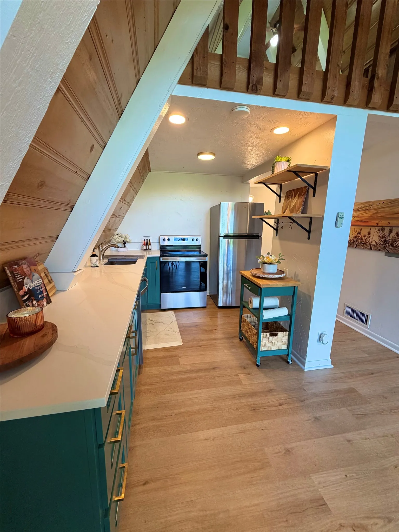 Single Family Residence For Sale in Rains County , 467 Old Mill Lane, East Tawakoni, Texas 75472, 2 Bedrooms, 2 Bathrooms, Garage spaces, 1,152 Sqft, built in 1960, Price $230,000, mls#21267384, Real Estate Agent in East Tawakoni, Homes For Sale in Rains county, Homes For Sale in East Tawakoni, Realtor in East Tawakoni Texas, Real Estate Brokerage Independent Realty Texas, Luminita Cordes Realtor