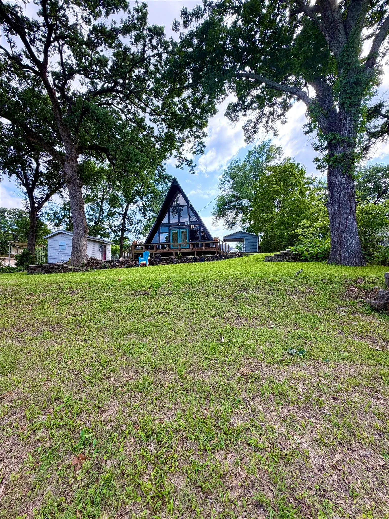 Single Family Residence For Sale in Rains County , 467 Old Mill Lane, East Tawakoni, Texas 75472, 2 Bedrooms, 2 Bathrooms, Garage spaces, 1,152 Sqft, built in 1960, Price $230,000, mls#21267384, Real Estate Agent in East Tawakoni, Homes For Sale in Rains county, Homes For Sale in East Tawakoni, Realtor in East Tawakoni Texas, Real Estate Brokerage Independent Realty Texas, Luminita Cordes Realtor