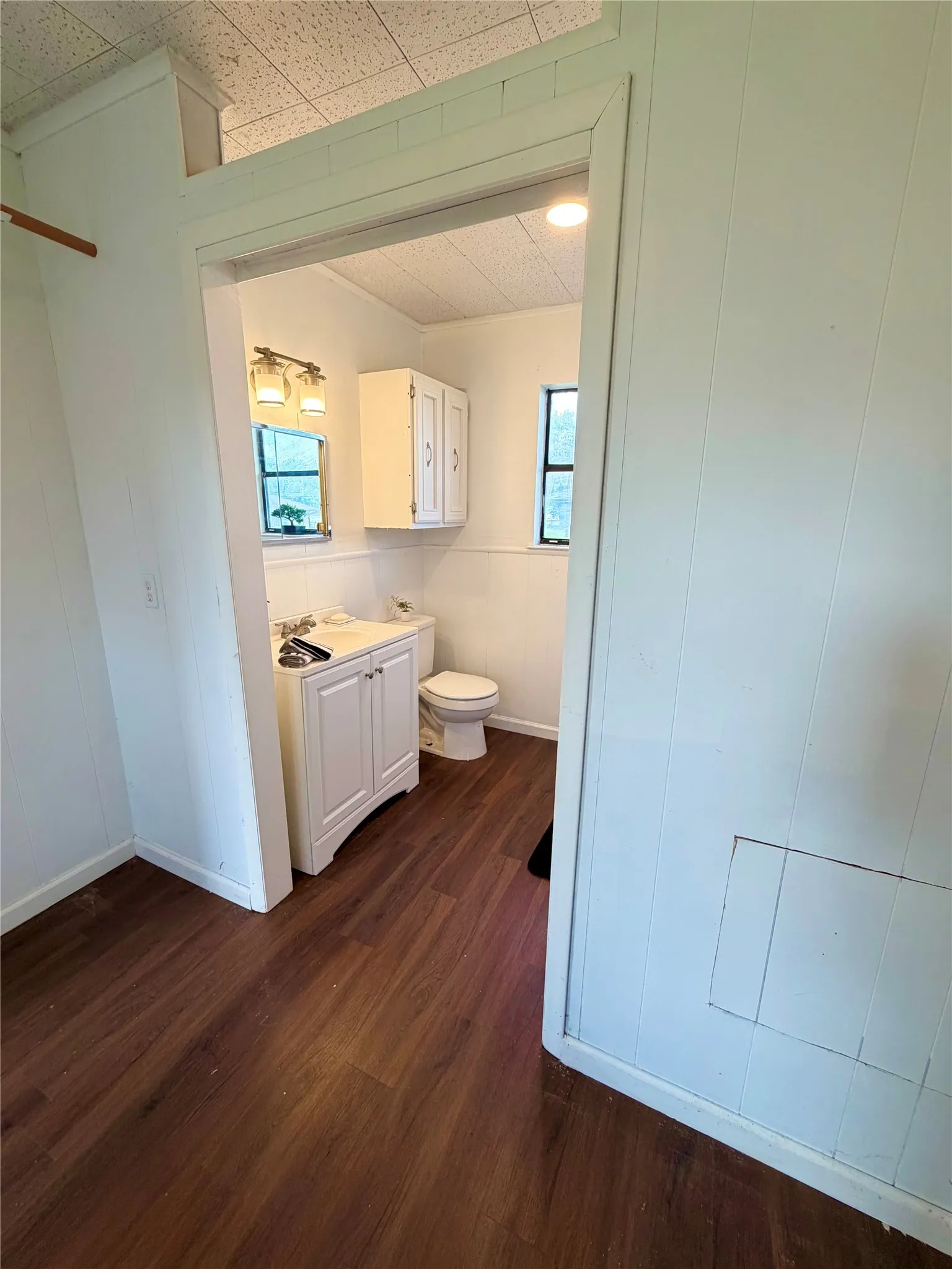 Single Family Residence For Sale in Rains County , 467 Old Mill Lane, East Tawakoni, Texas 75472, 2 Bedrooms, 2 Bathrooms, Garage spaces, 1,152 Sqft, built in 1960, Price $230,000, mls#21267384, Real Estate Agent in East Tawakoni, Homes For Sale in Rains county, Homes For Sale in East Tawakoni, Realtor in East Tawakoni Texas, Real Estate Brokerage Independent Realty Texas, Luminita Cordes Realtor