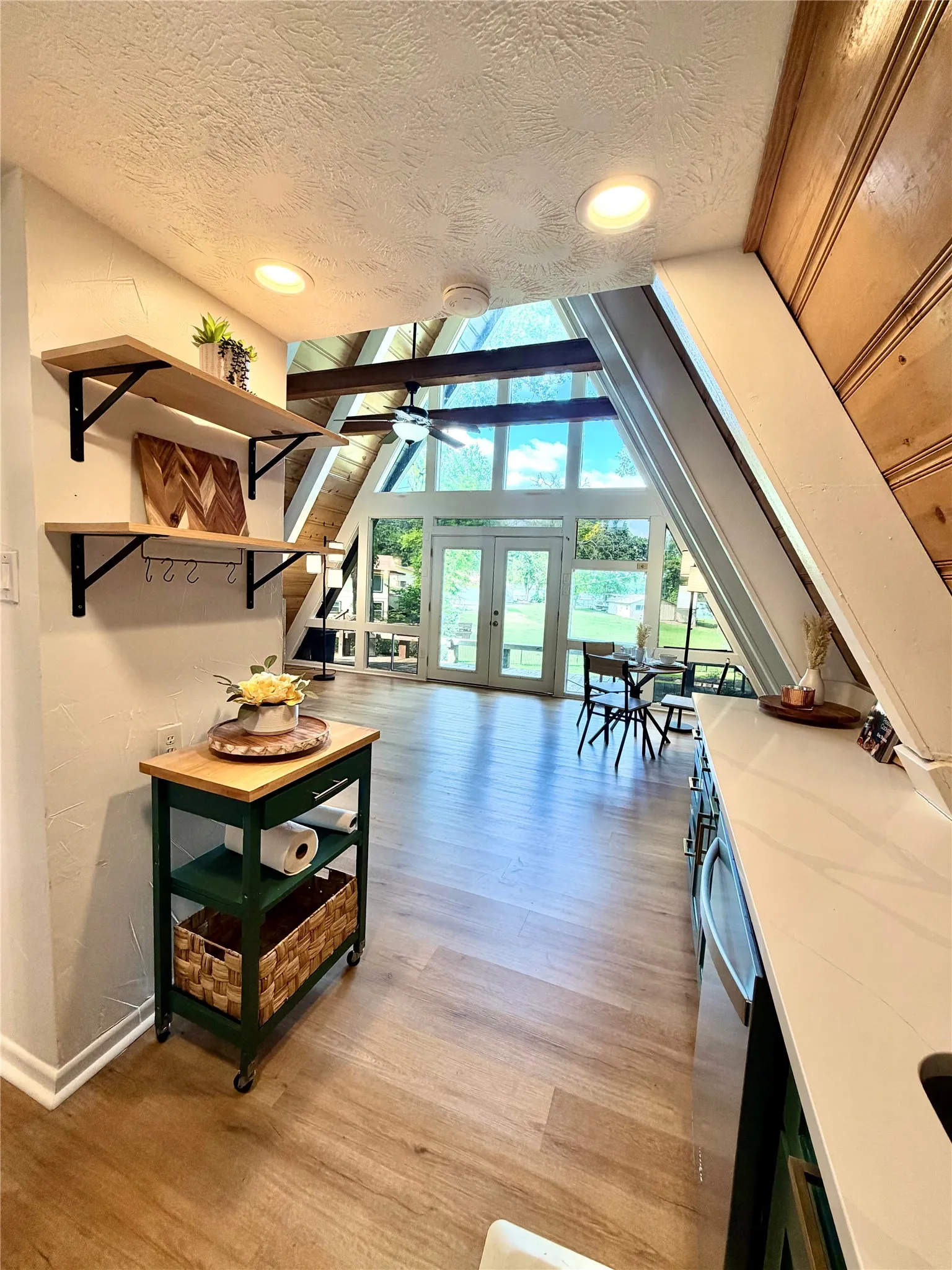 Single Family Residence For Sale in Rains County , 467 Old Mill Lane, East Tawakoni, Texas 75472, 2 Bedrooms, 2 Bathrooms, Garage spaces, 1,152 Sqft, built in 1960, Price $230,000, mls#21267384, Real Estate Agent in East Tawakoni, Homes For Sale in Rains county, Homes For Sale in East Tawakoni, Realtor in East Tawakoni Texas, Real Estate Brokerage Independent Realty Texas, Luminita Cordes Realtor