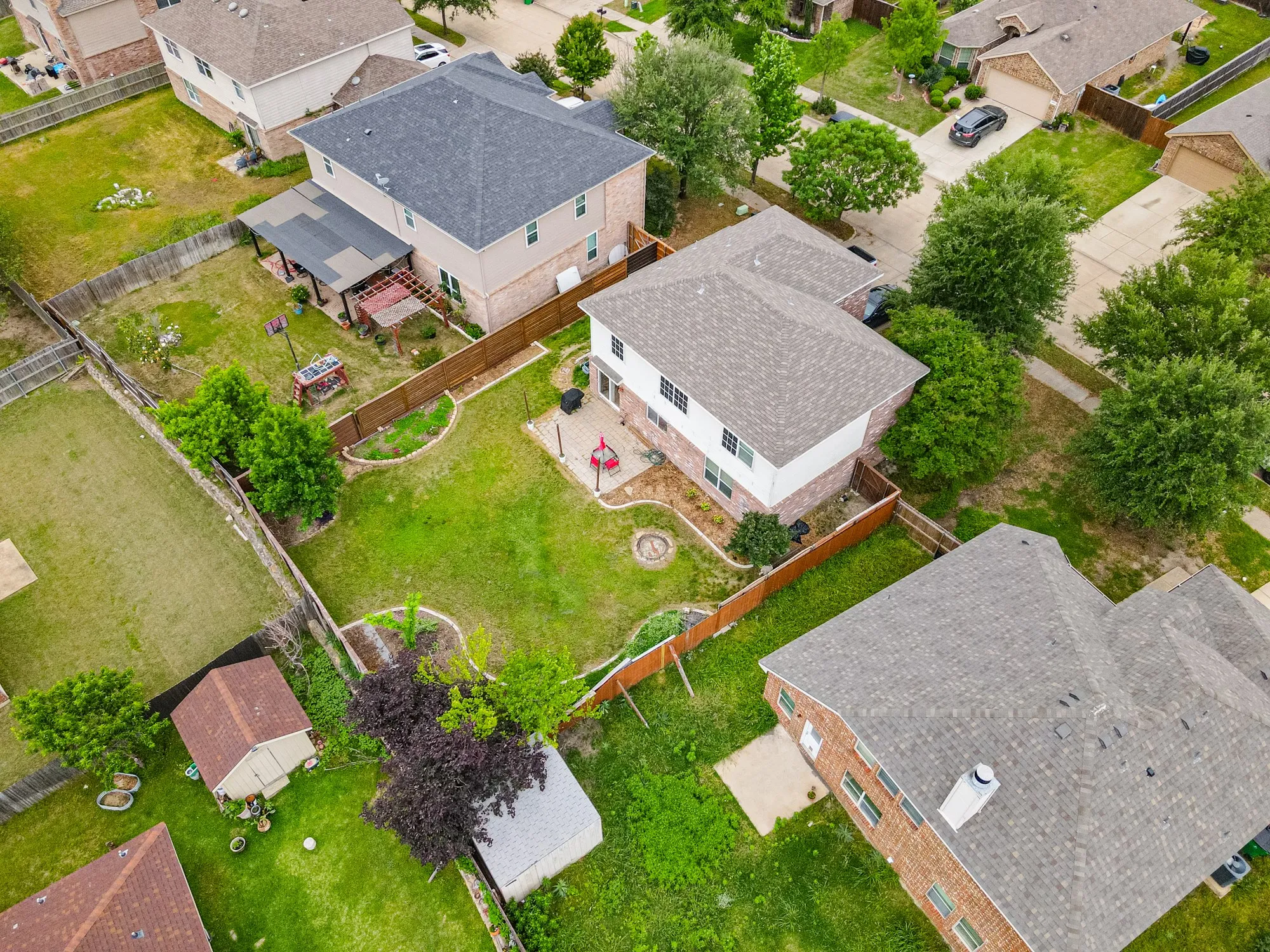 Single Family Residence For Sale in Kaufman County , 2020 Wellington Point, Heartland, Texas 75126, 3 Bedroom, 3 Bathroom, 3 Garage spaces, 2,400 Sqft, built in 2009, Price $289,000, mls#21259037, Real Estate Agent in Heartland, Homes For Sale in Kaufman county, Homes For Sale in Heartland, Realtor in Heartland Texas, Real Estate Brokerage Independent Realty Texas, Luminita Cordes Realtor